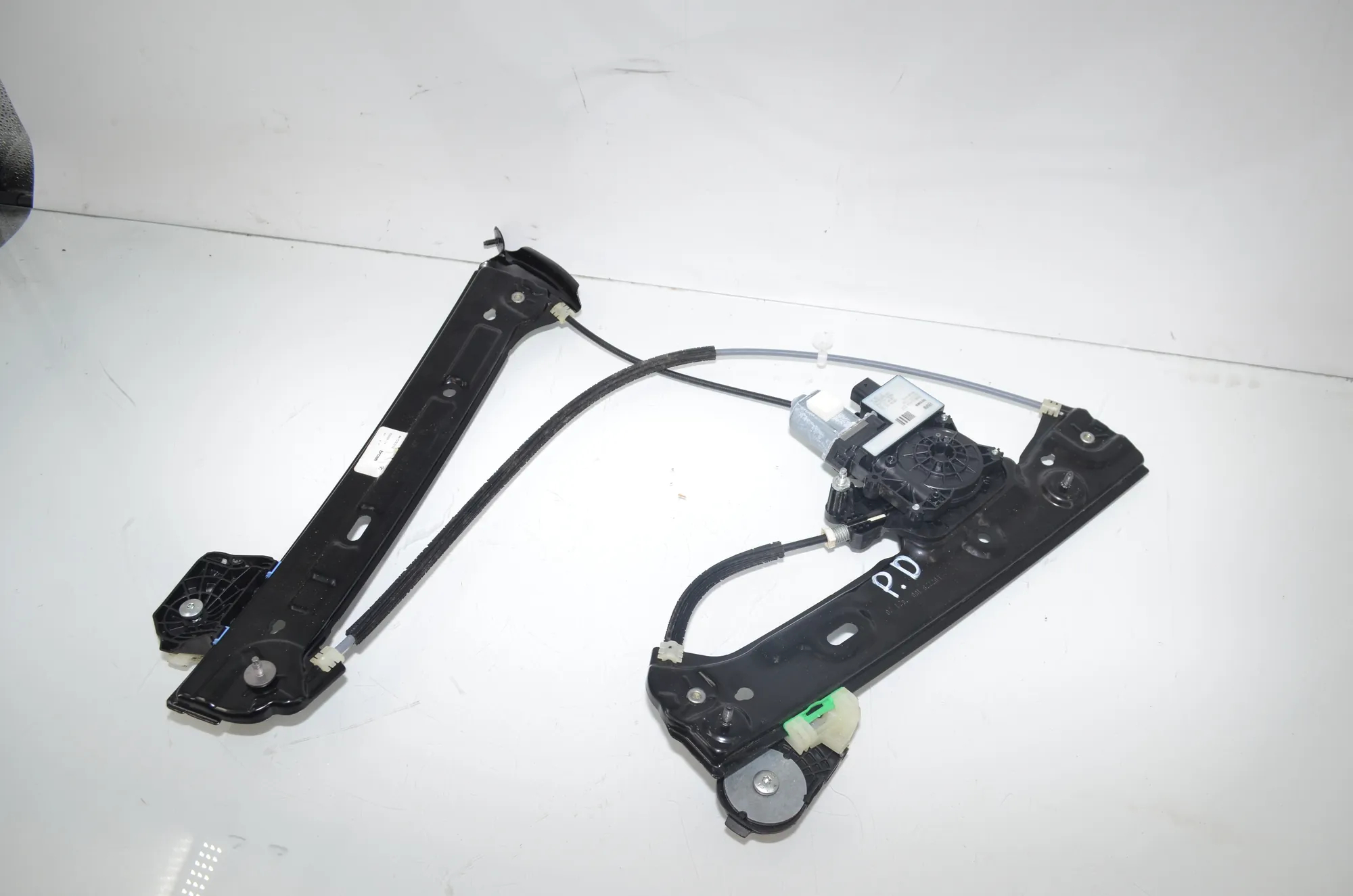 Front Right Door Window Regulator – OEM 9854230 · BMW BMW 2 Coupe (G42, G87) 2021