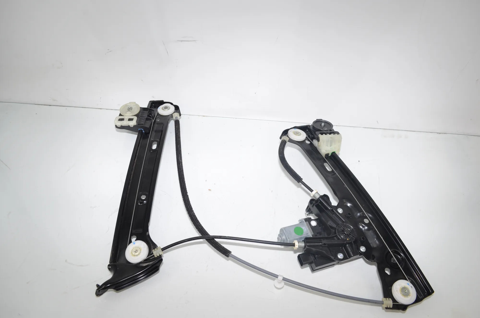Front Right Door Window Regulator – OEM 9854230 · BMW BMW 2 Coupe (G42, G87) 2021 – 3