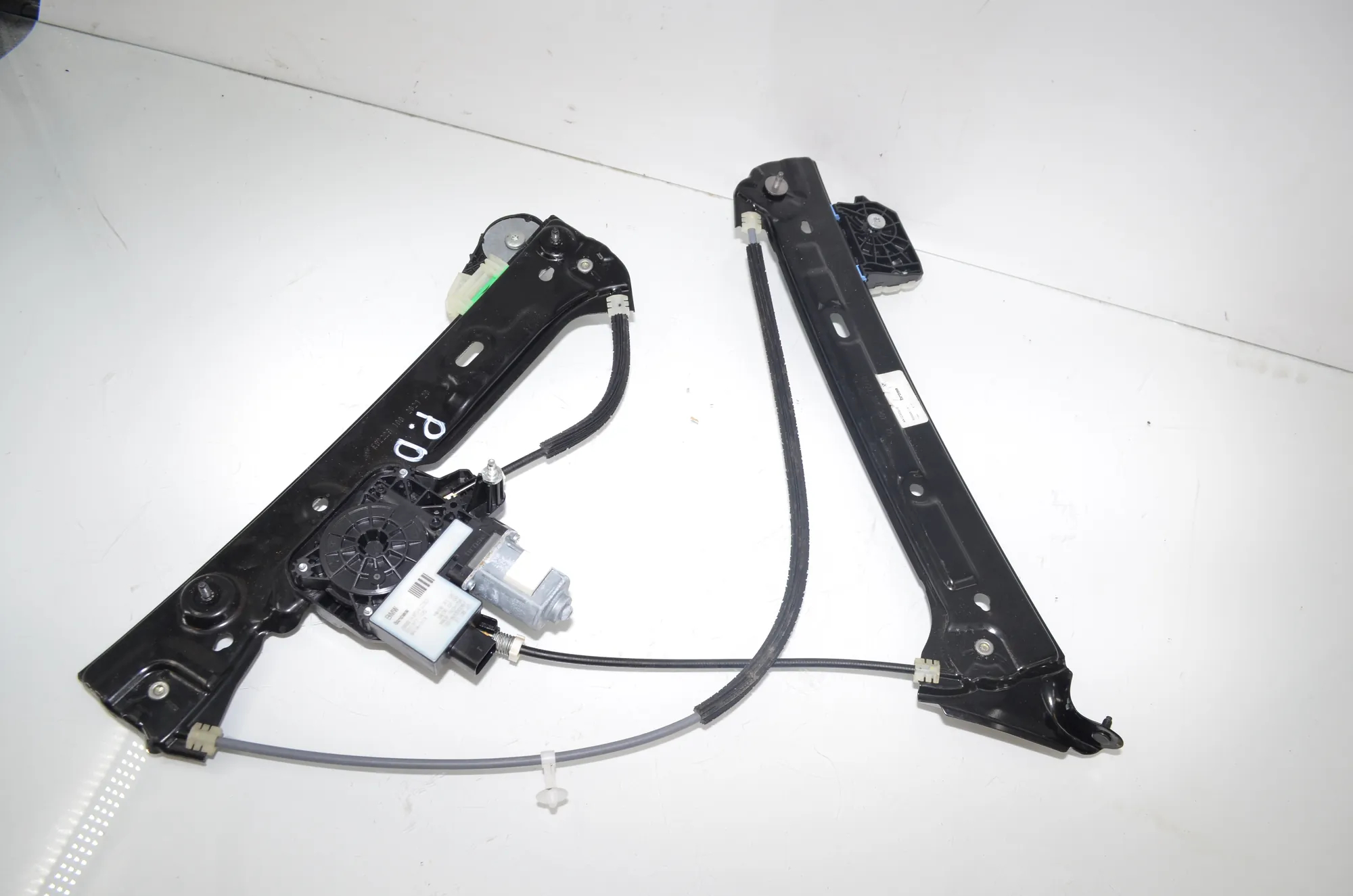 Front Right Door Window Regulator – OEM 9854230 · BMW BMW 2 Coupe (G42, G87) 2021 – 2