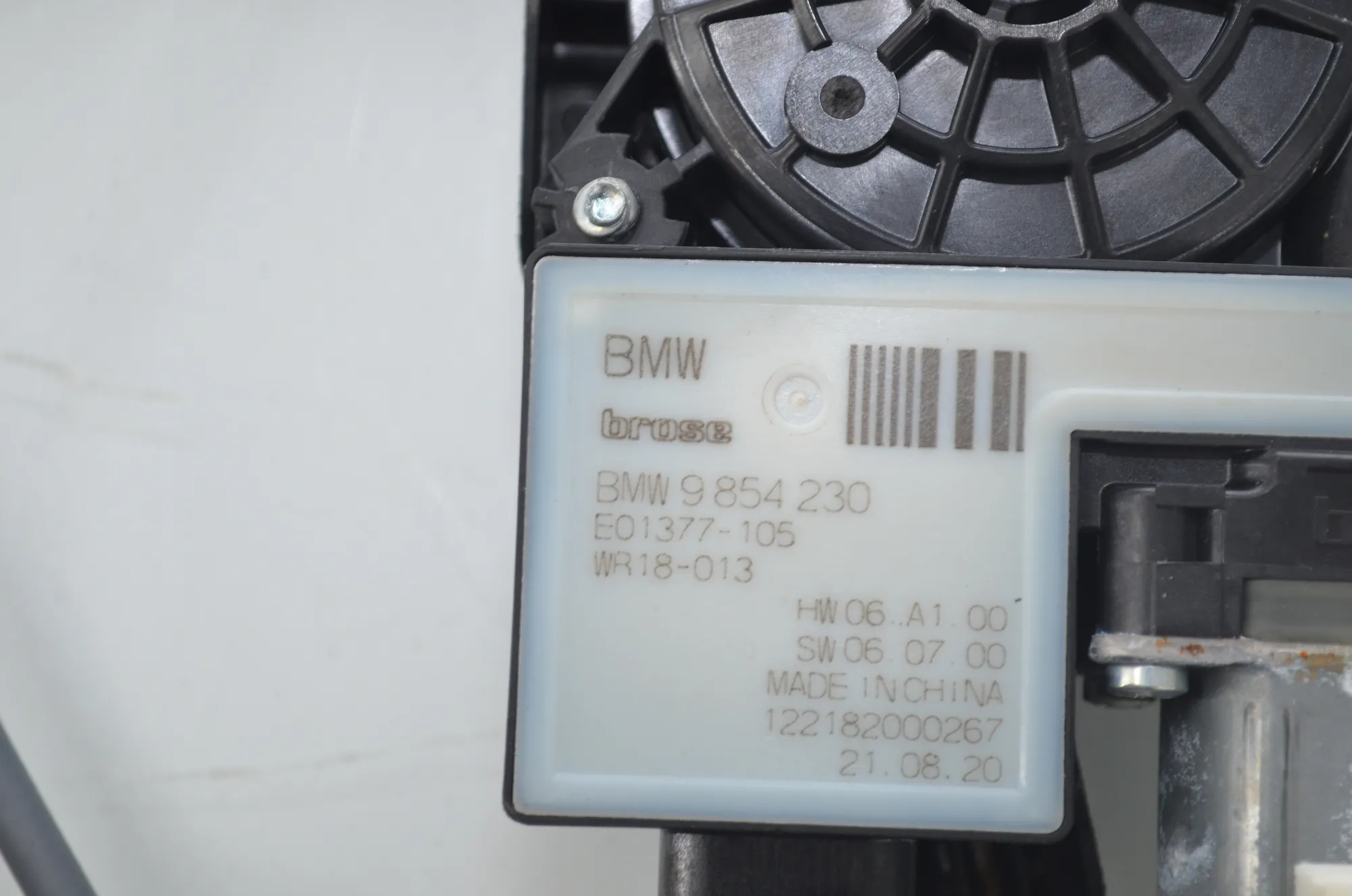 Front Right Door Window Regulator – OEM 9854230 · BMW BMW 2 Coupe (G42, G87) 2021 – 5