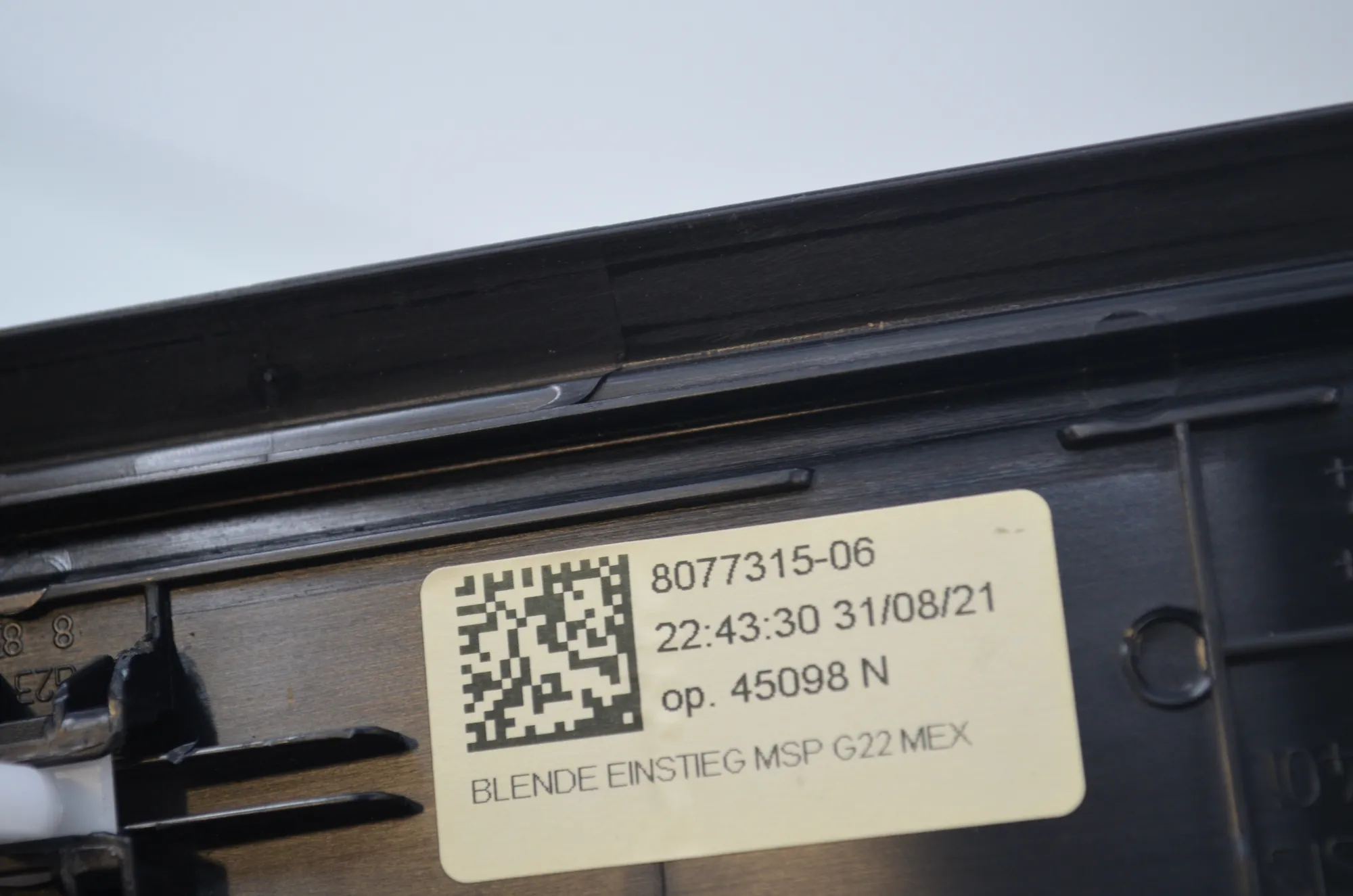 Door Sill Trim Kit – OEM 8077315 · BMW BMW 2 Coupe (G42, G87) 2021 – 4
