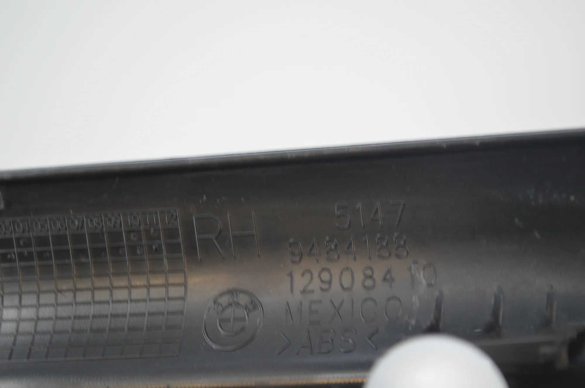 Front Right Interior Step Trim – OEM 9484187 · BMW BMW 2 Coupe (G42, G87) 2021 – 5