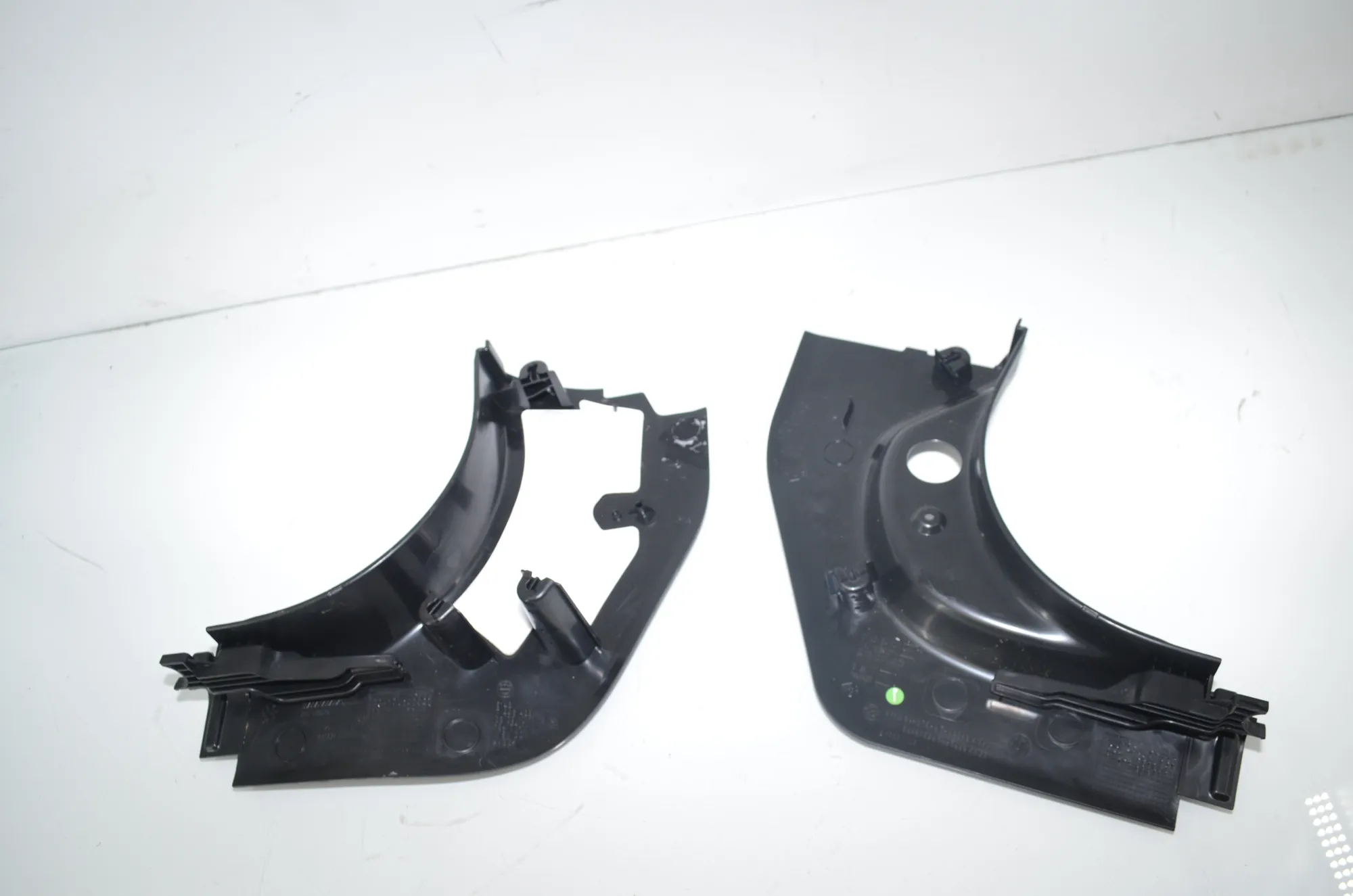 Front Right Interior Step Trim – OEM 7446428 · BMW BMW 2 Coupe (G42, G87) 2021 – 3
