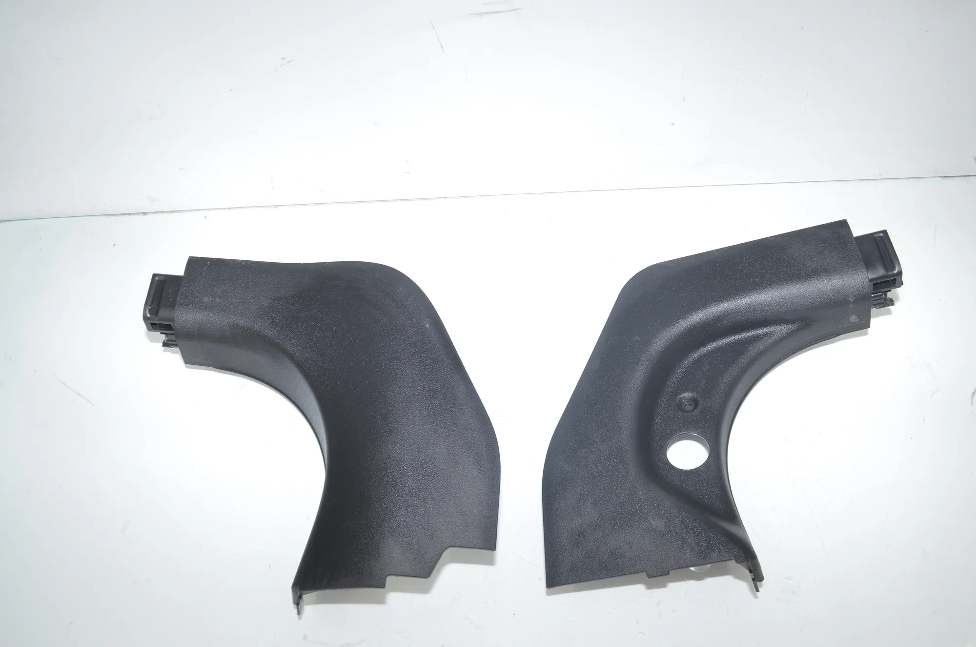 Front Right Interior Step Trim – OEM 7446428 · BMW BMW 2 Coupe (G42, G87) 2021 – 2