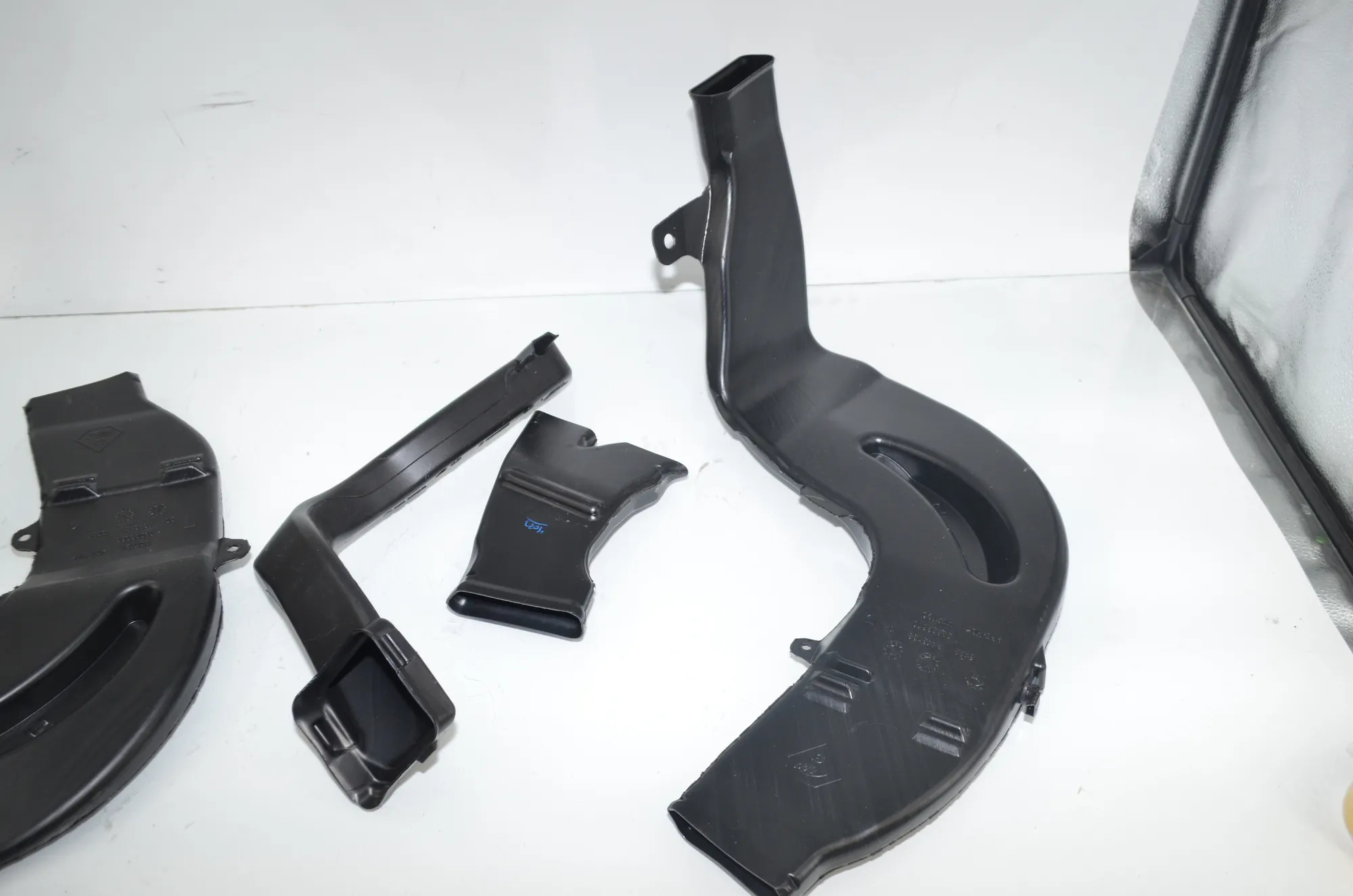 Interior Air Duct Channel – OEM 7443137 · BMW BMW 2 Coupe (G42, G87) 2021 – 3