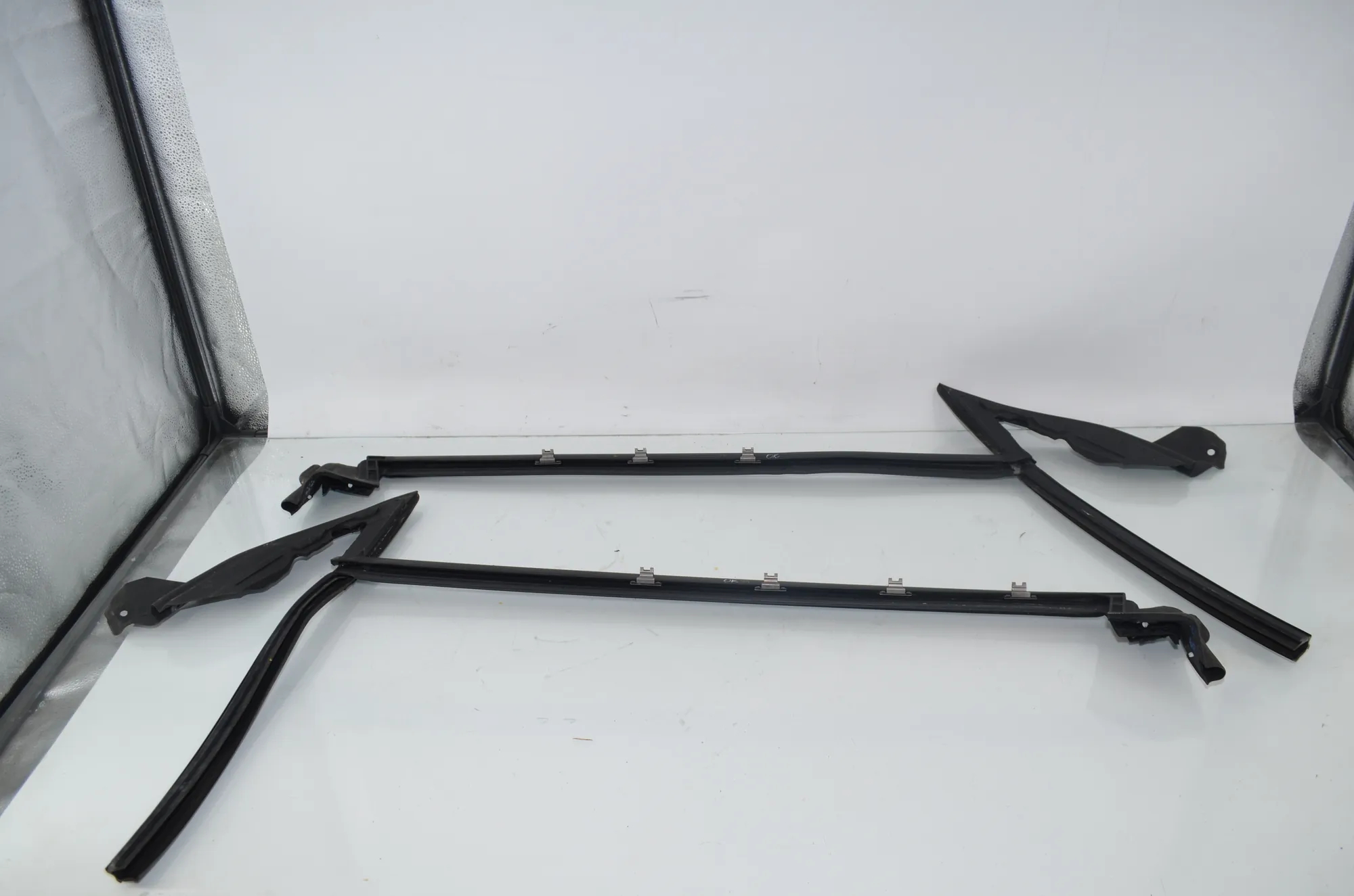 Front Right Door Seal Rubber – OEM 7482811 · BMW BMW 2 Coupe (G42, G87) 2021 – 3