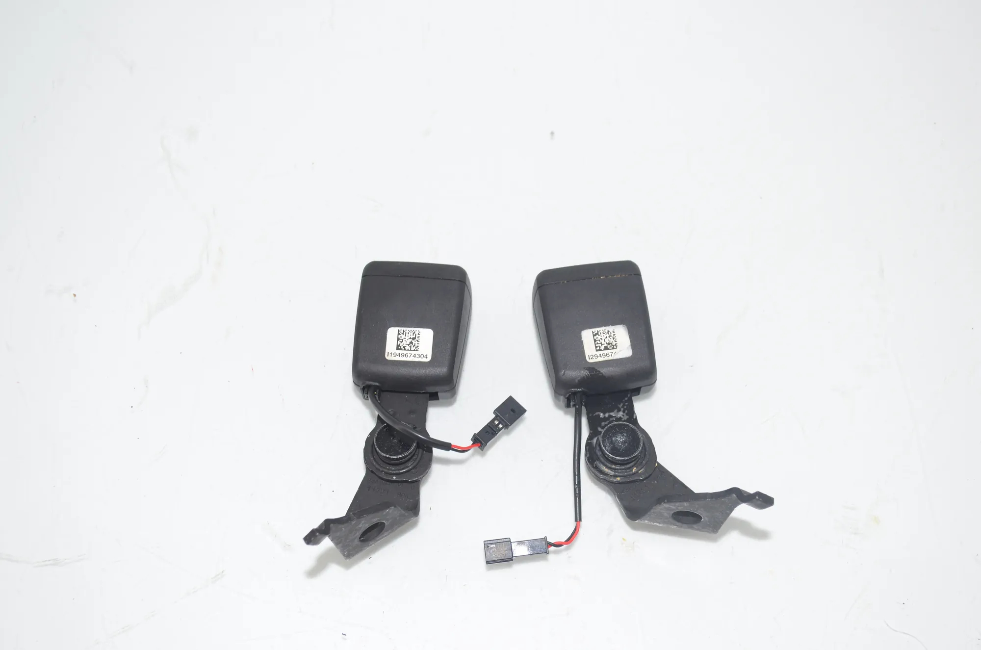 Rear Left Seat Buckle – OEM 9496743 · BMW BMW 2 Coupe (G42, G87) 2021