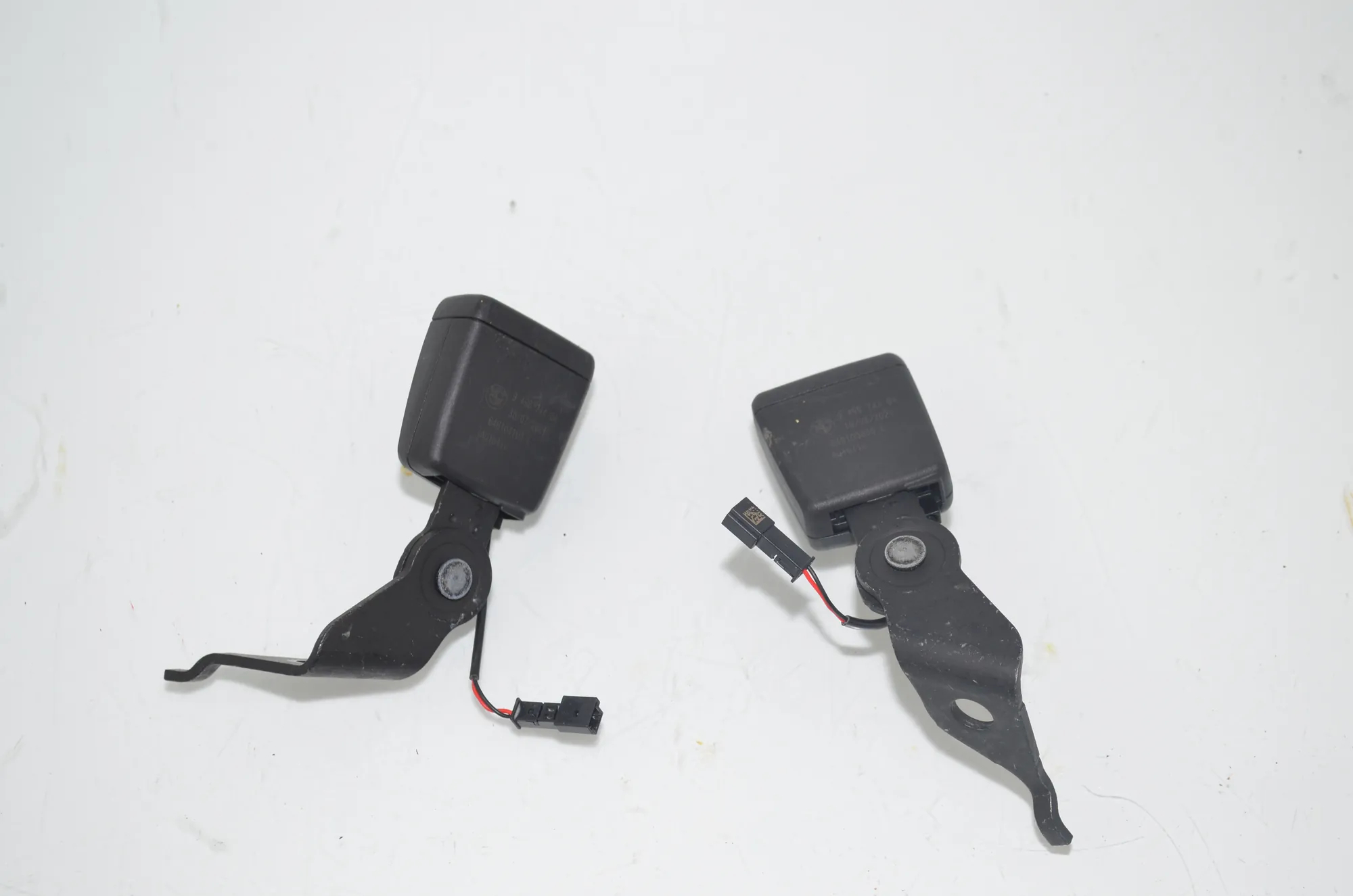 Rear Left Seat Buckle – OEM 9496743 · BMW BMW 2 Coupe (G42, G87) 2021 – 3