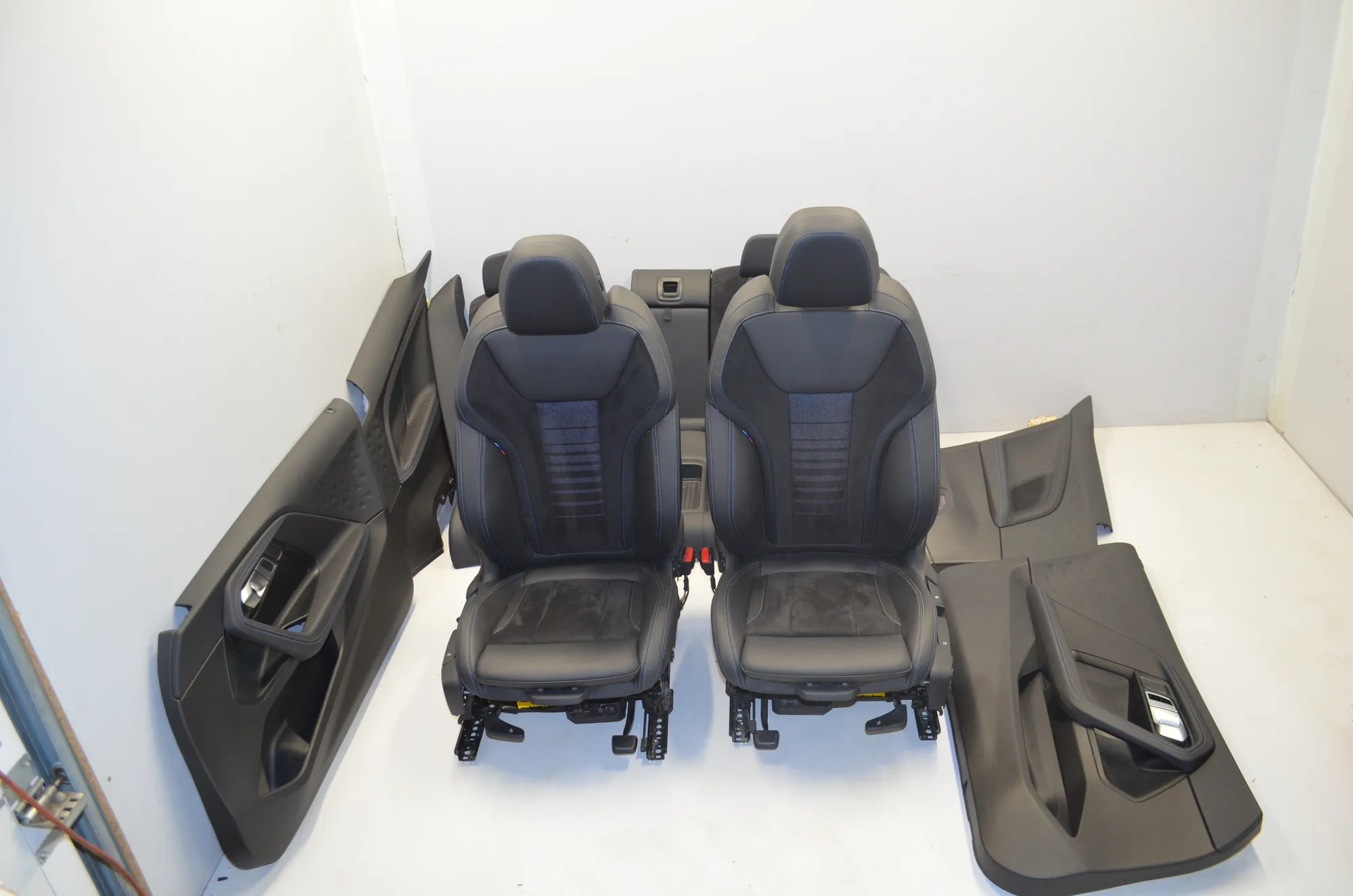 Seat set · BMW BMW 2 Coupe (G42, G87) 2021