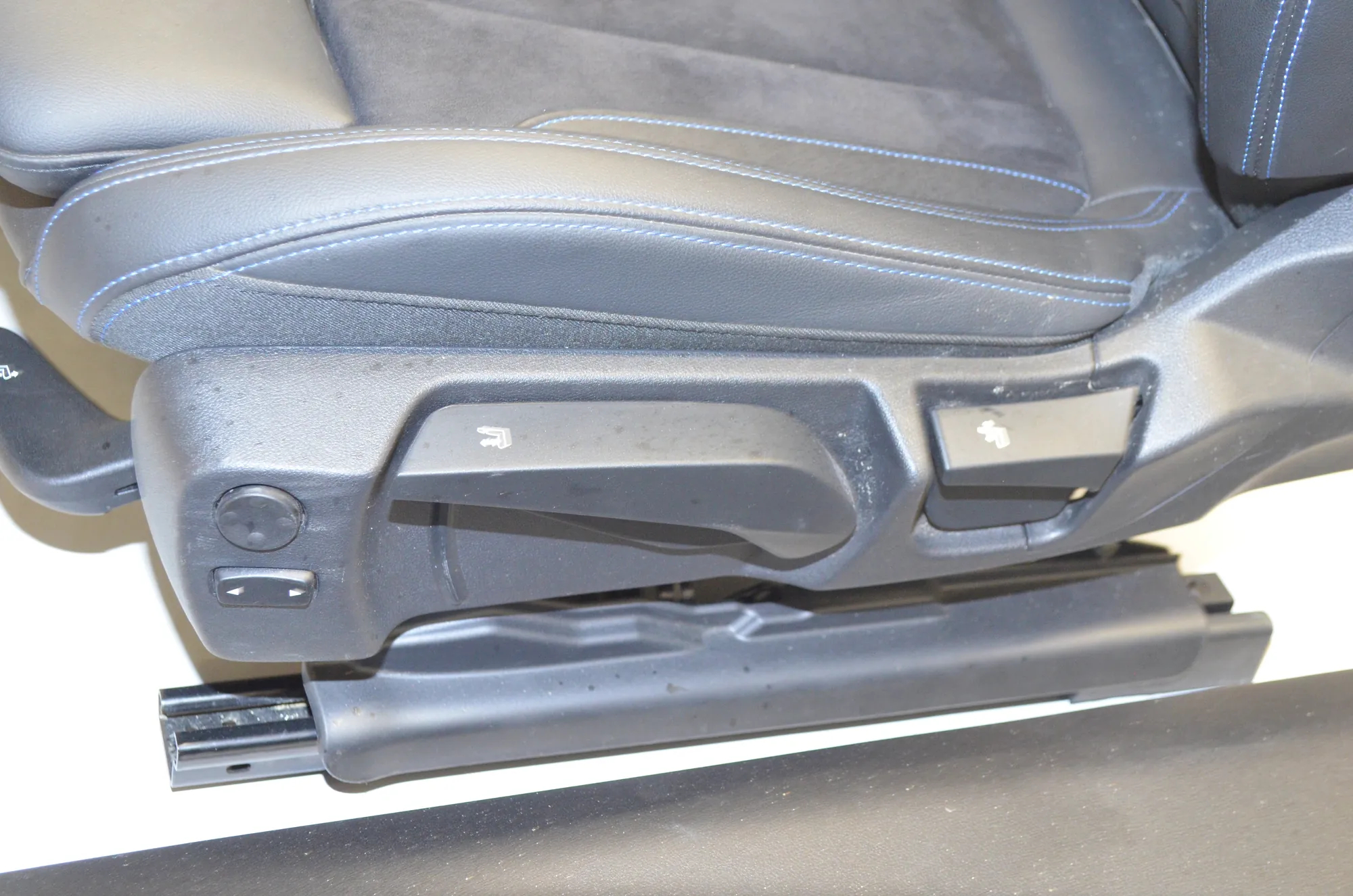 Seat set · BMW BMW 2 Coupe (G42, G87) 2021 – 12