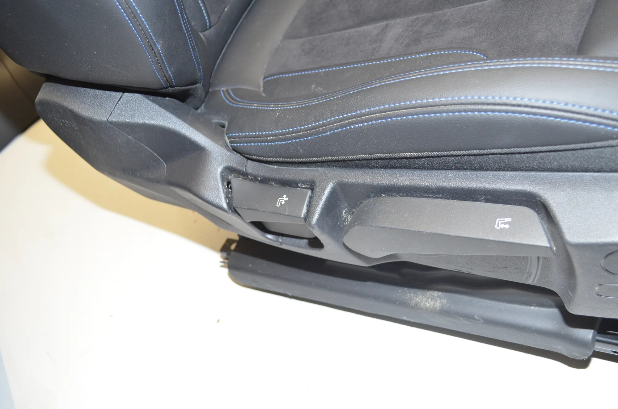 Seat set · BMW BMW 2 Coupe (G42, G87) 2021 – 15