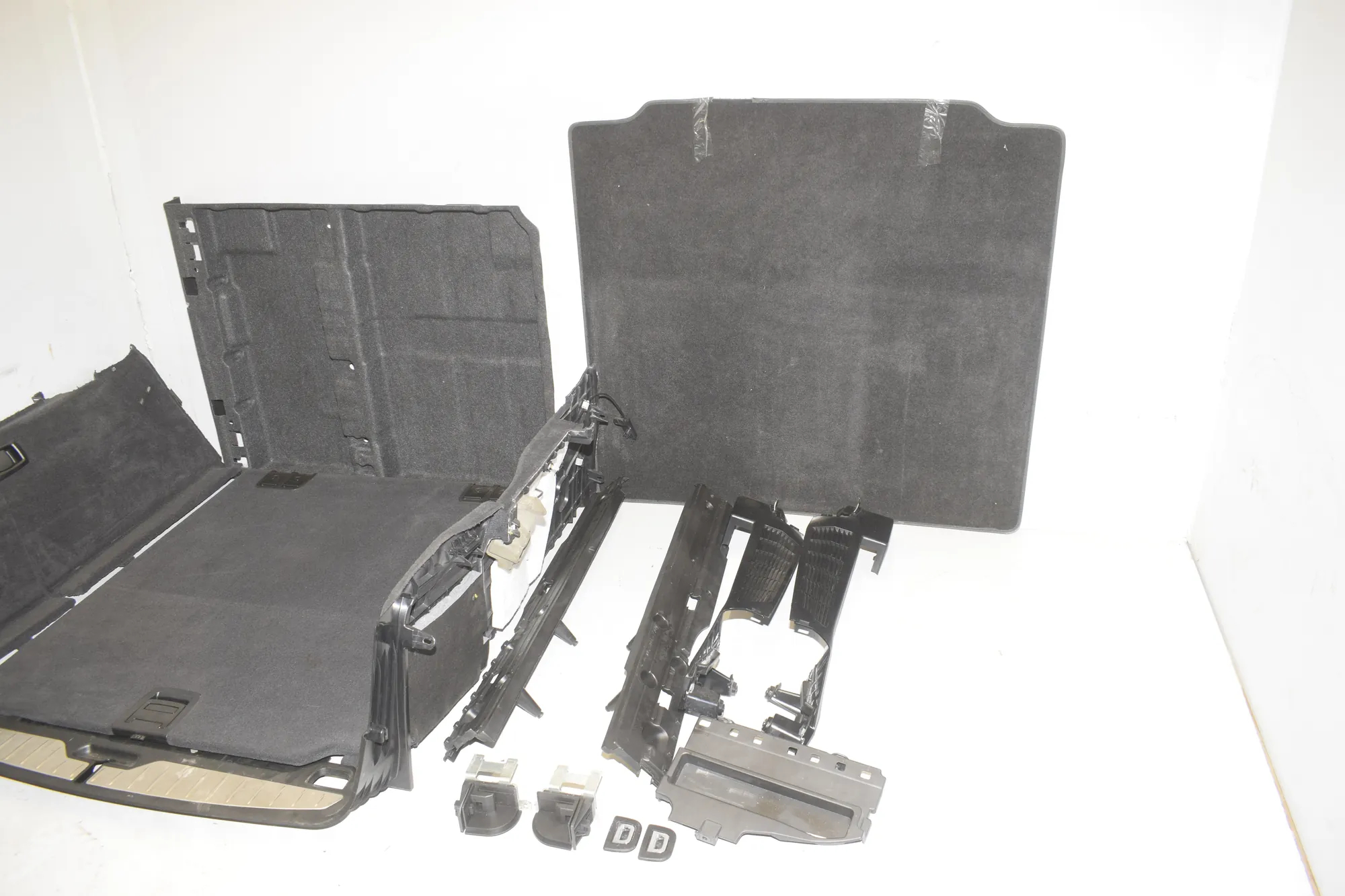 Trunk Trim Kit – OEM 9200529 · BMW 5 Touring (F11) M 550 d xDrive 2016 – 4