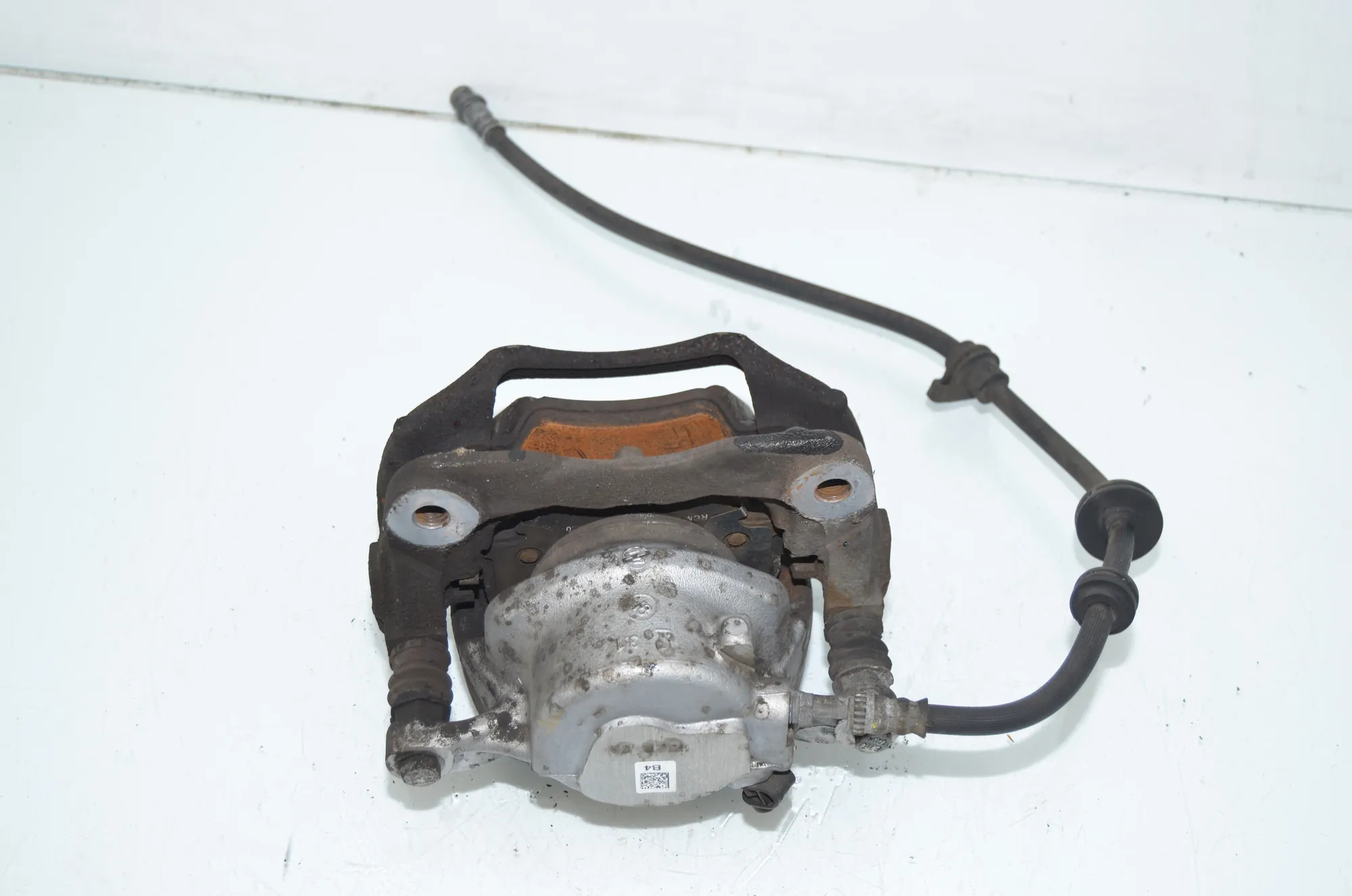 Front Right Brake Caliper – OEM 6872800 · BMW 5 Touring (G31) (2017 - -) 520 d 2019 – 4
