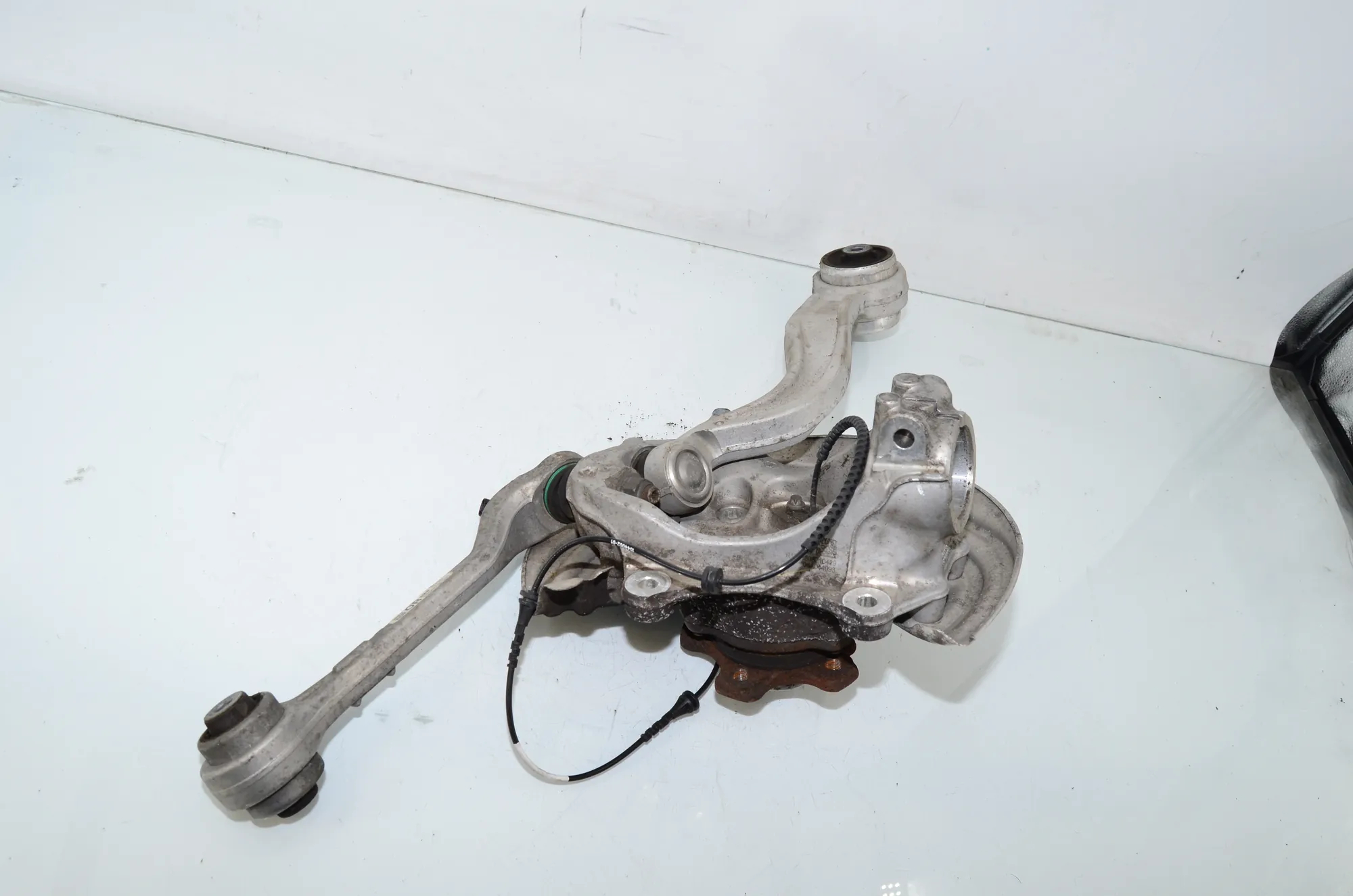 Front Right Wheel Hub – OEM 6893966 · BMW BMW 2 Coupe (G42, G87) 2021 – 4