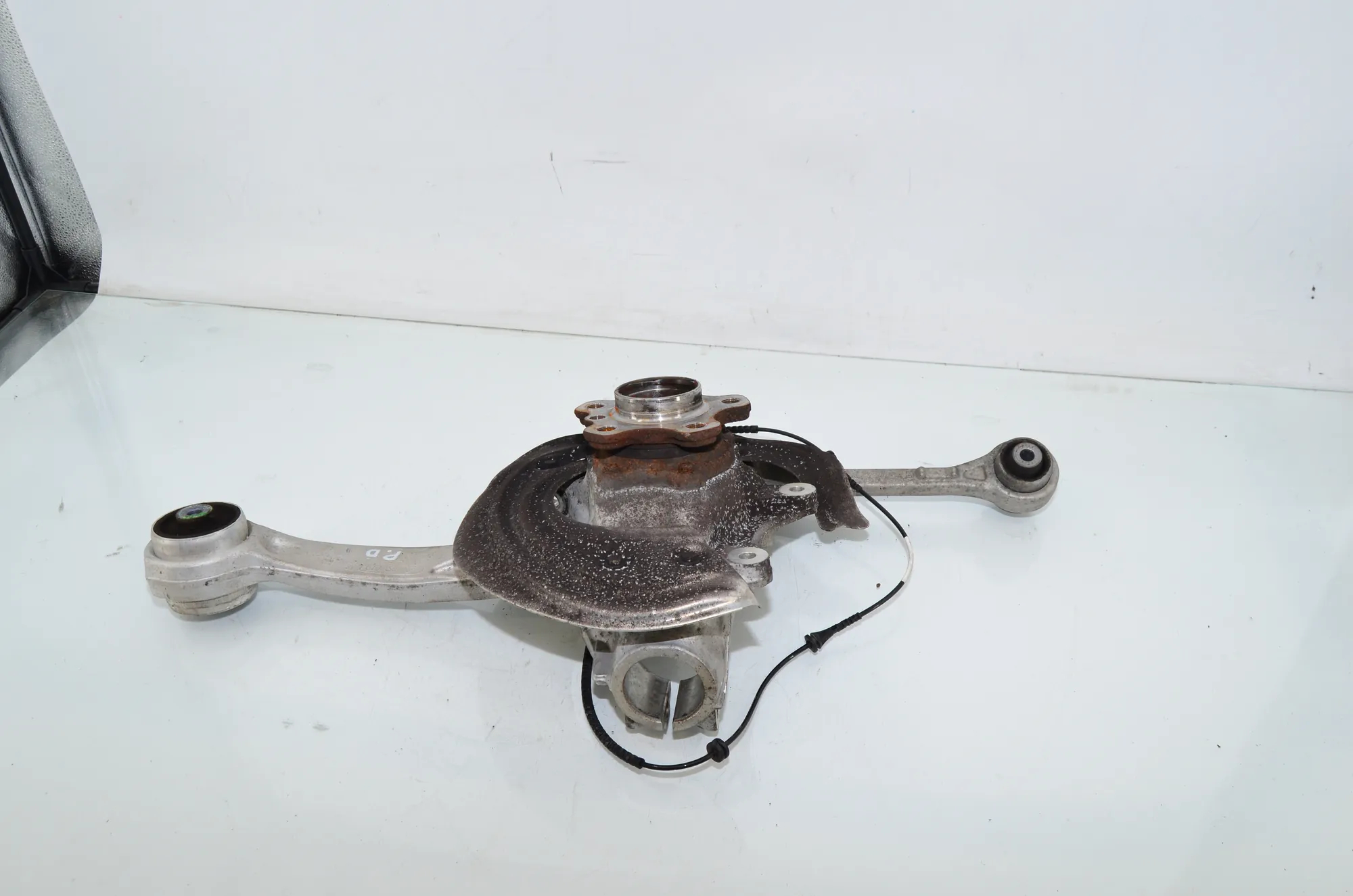Front Right Wheel Hub – OEM 6893966 · BMW BMW 2 Coupe (G42, G87) 2021 – 2