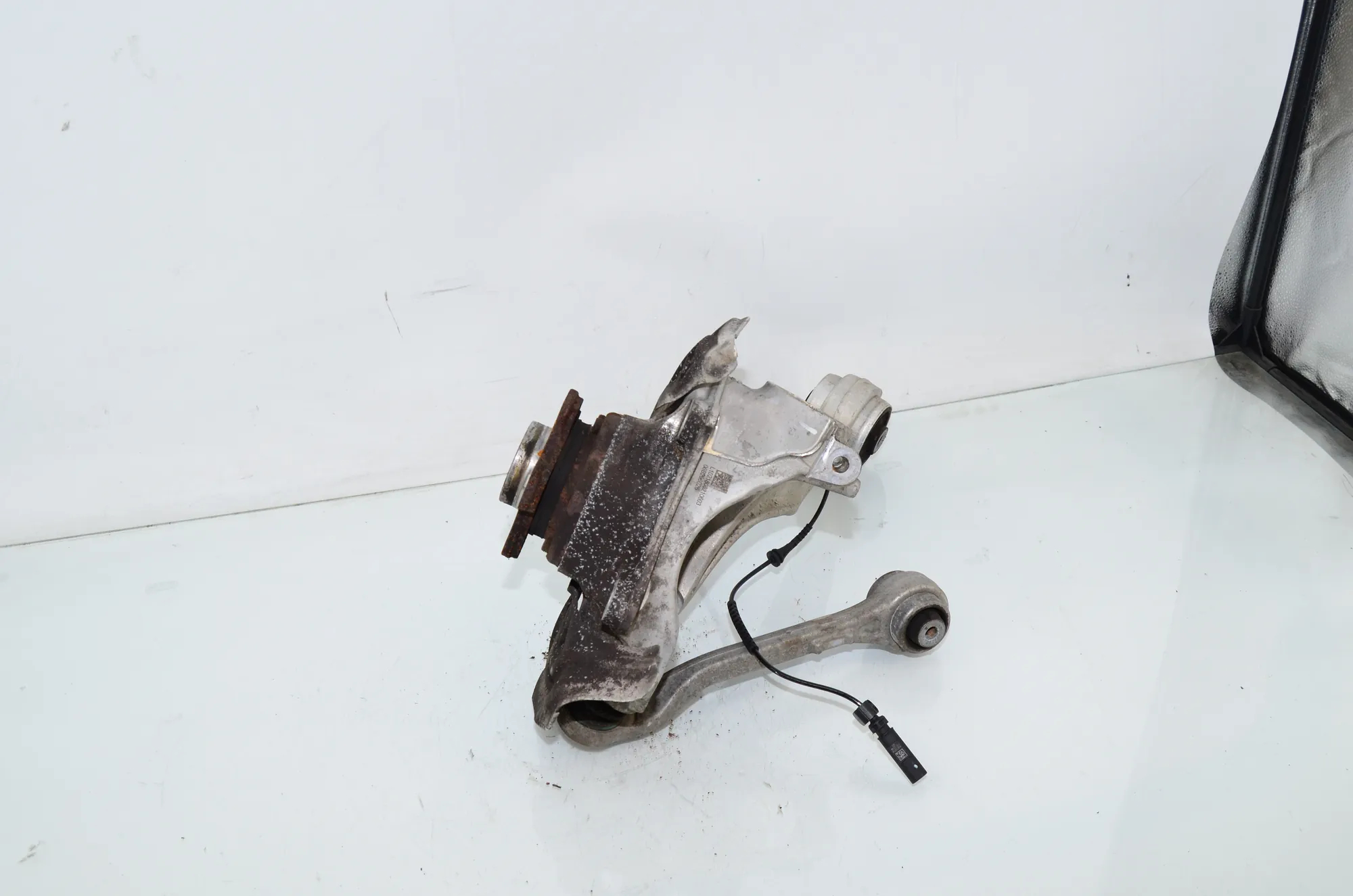 Front Left Wheel Hub – OEM 6893965 · BMW BMW 2 Coupe (G42, G87) 2021 – 4