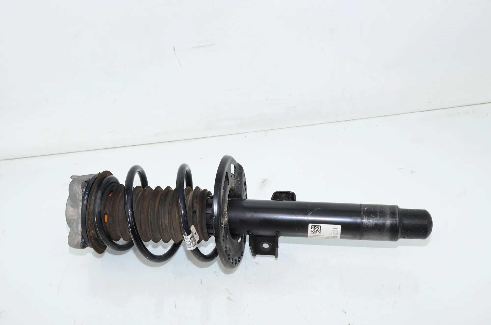 Front Right Shock Absorber – OEM 6896530 · BMW BMW 2 Coupe (G42, G87) 2021 – 3