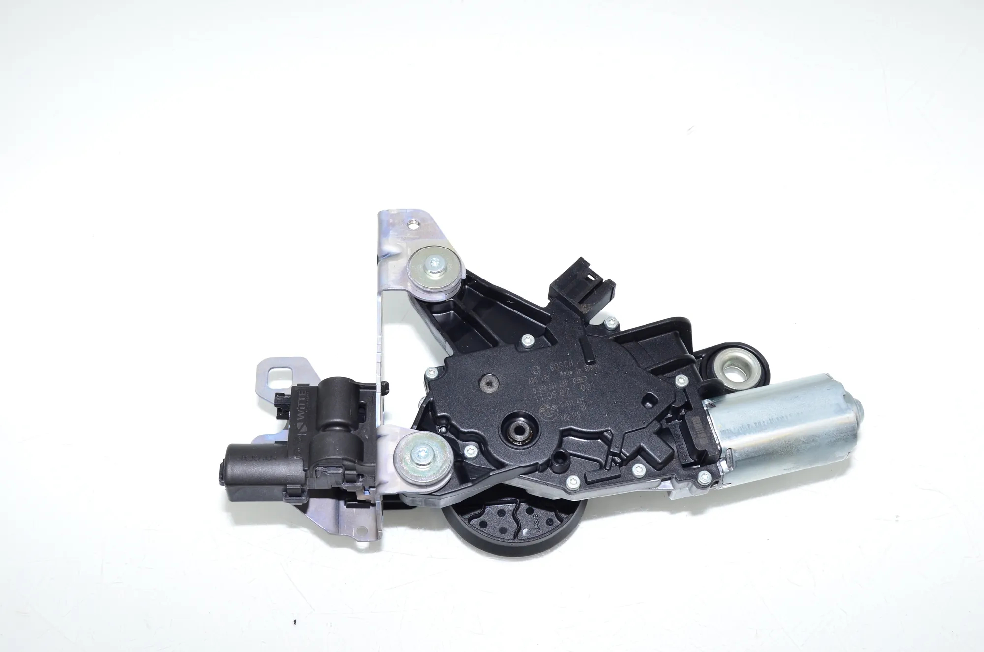 Tailgate Window Wiper Motor – OEM 7311415 · BMW 5 Touring (F11) 530 d xDrive 2011 – 3