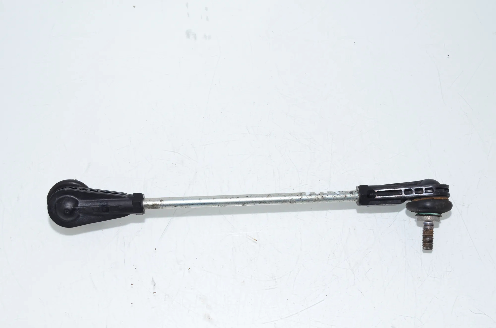 Front Left Stabilizer Link – OEM 6893359 · BMW BMW 2 Coupe (G42, G87) 2021 – 2