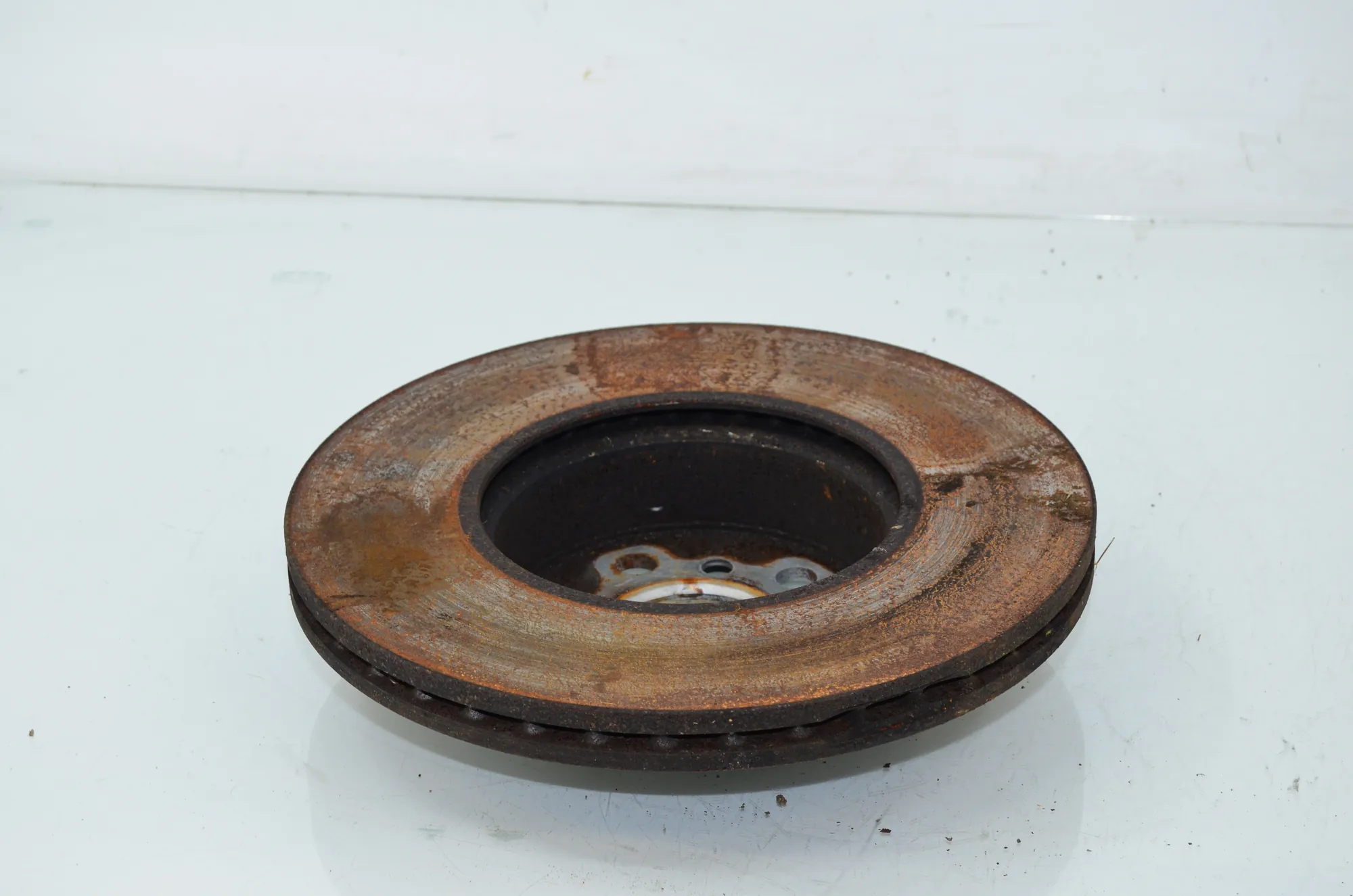 Front Left Brake Disc – OEM 6877212 · BMW BMW 2 Coupe (G42, G87) 2021 – 4