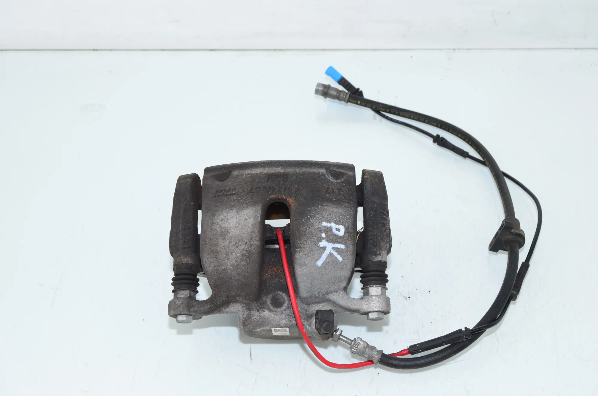 Front Left Brake Caliper – OEM 6860265 · BMW BMW 2 Coupe (G42, G87) 2021 – 2