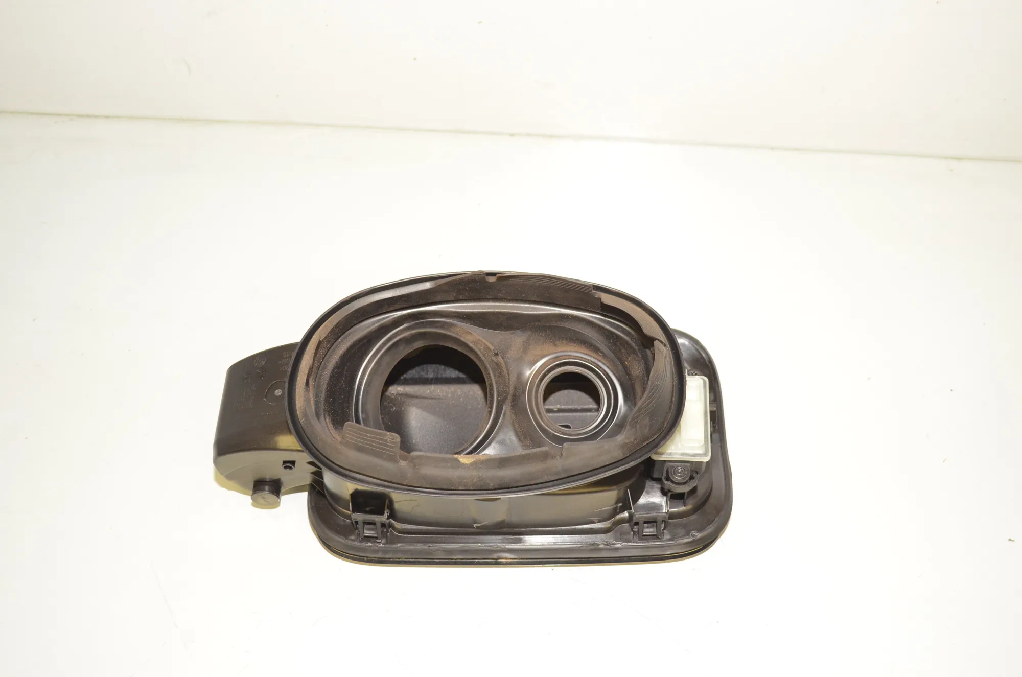 Fuel Tank Flap Cap – OEM 7433410 · BMW 3 Touring (G21) (2019 - -) 320 d 2020 – 4