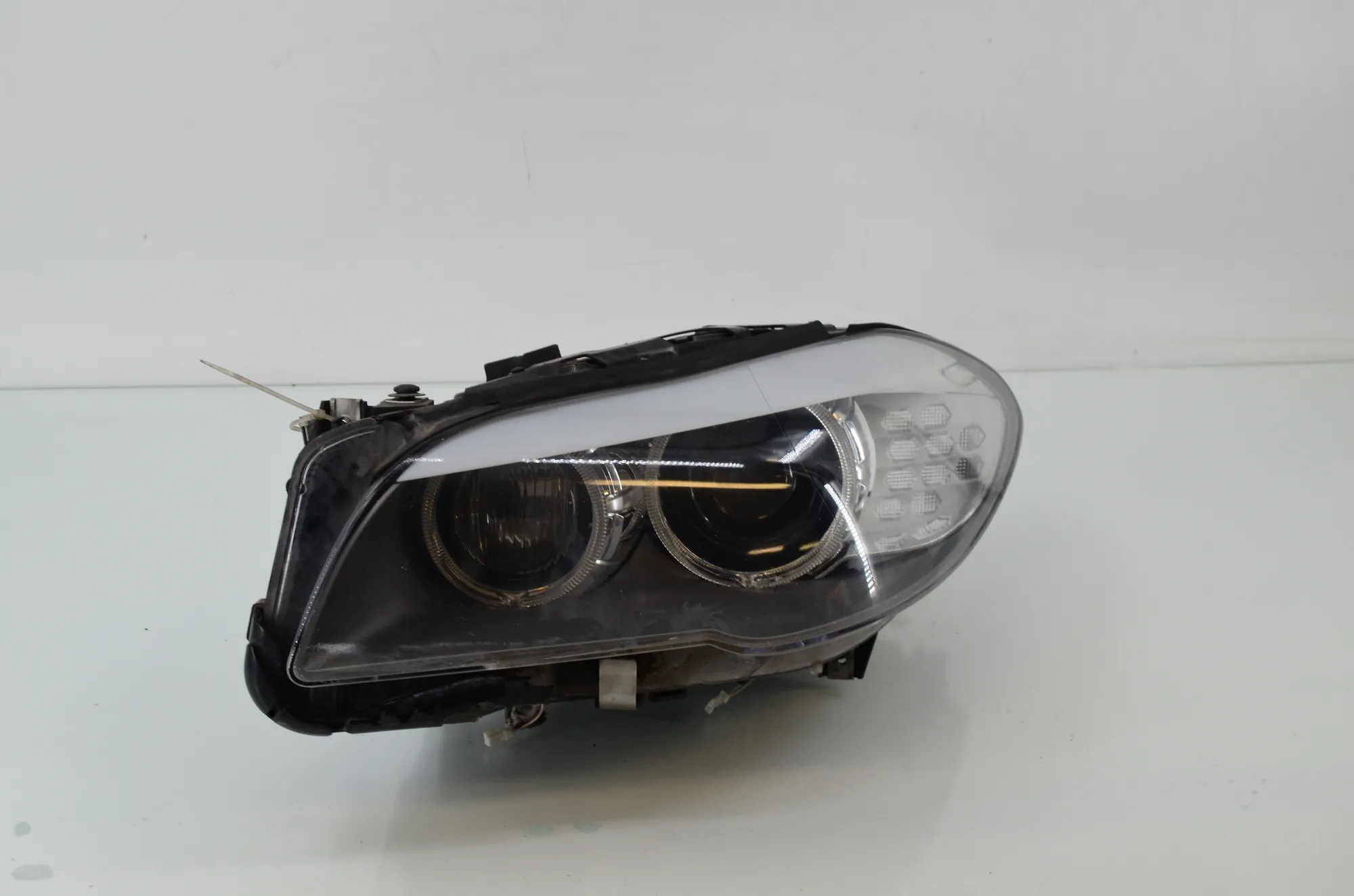 Front Left Headlight – OEM 7271907 · BMW 5 Touring (F11) 530 d xDrive 2011 – 2