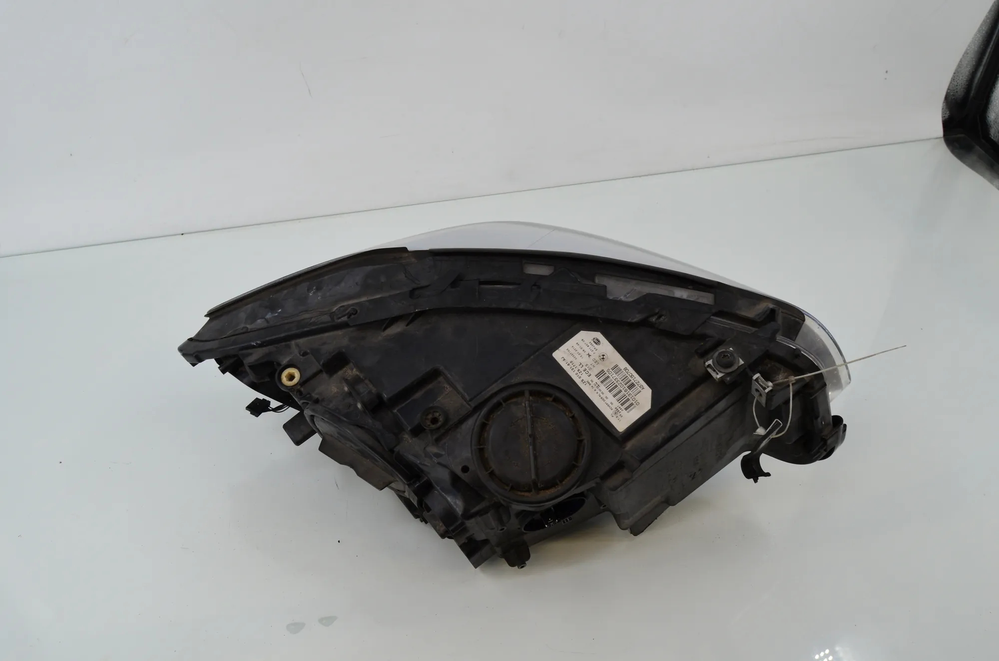 Front Left Headlight – OEM 7271907 · BMW 5 Touring (F11) 530 d xDrive 2011 – 3
