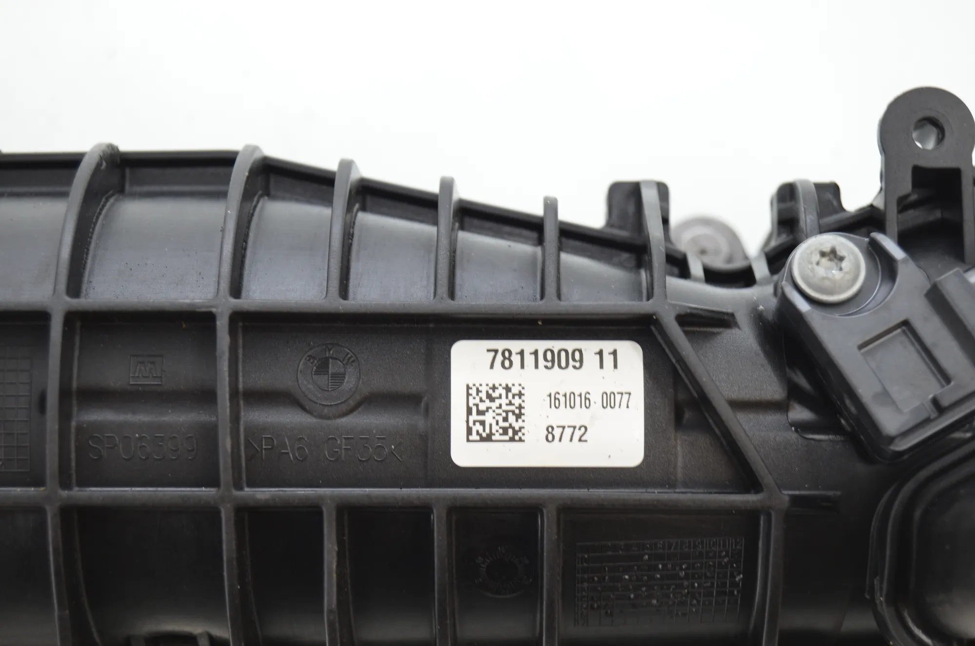 Intake Manifold – OEM 7811909 · BMW 5 Touring (F11) 530 d 2013 – 4