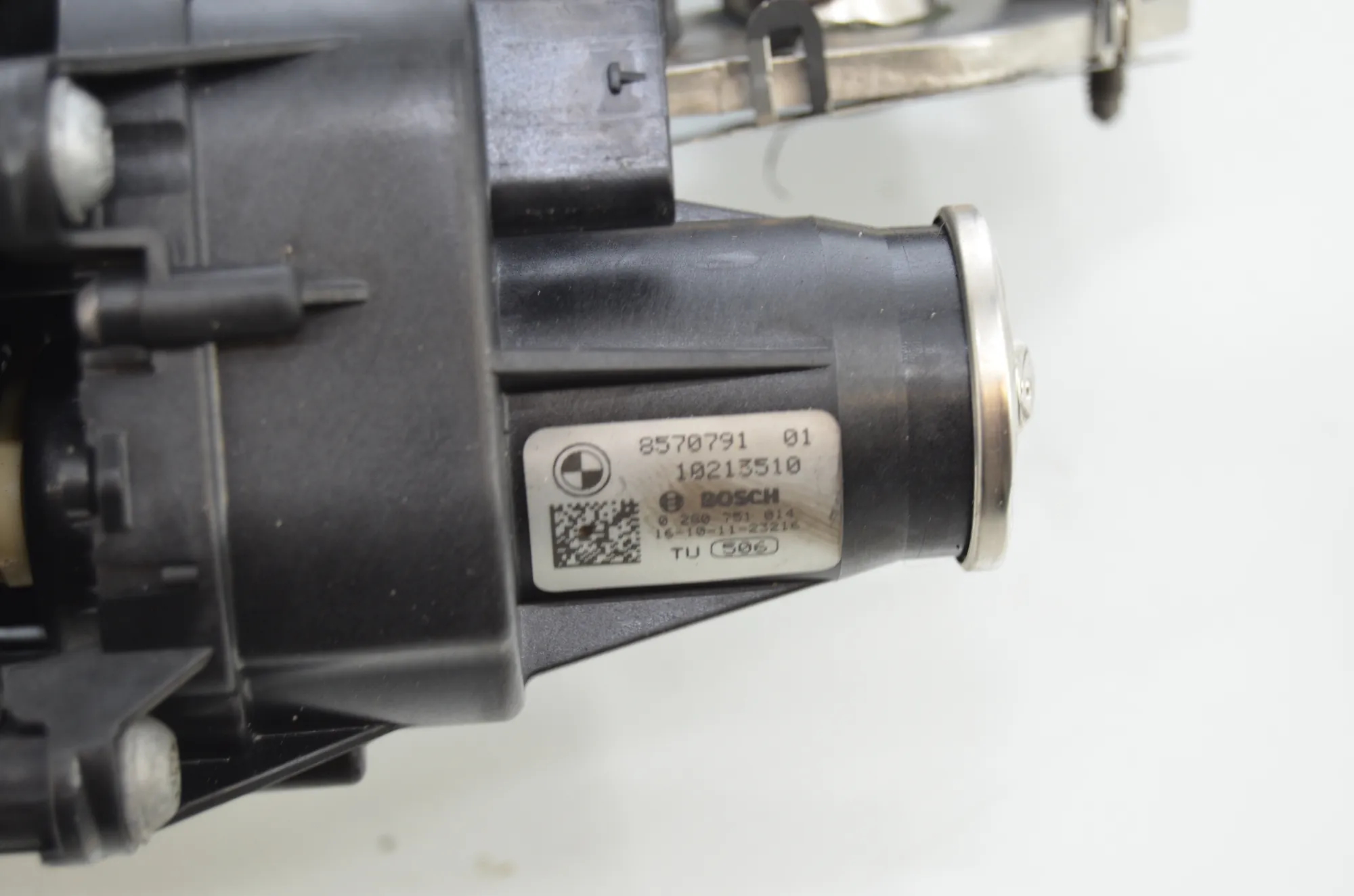 Intake Manifold – OEM 7811909 · BMW 5 Touring (F11) 530 d 2013 – 5
