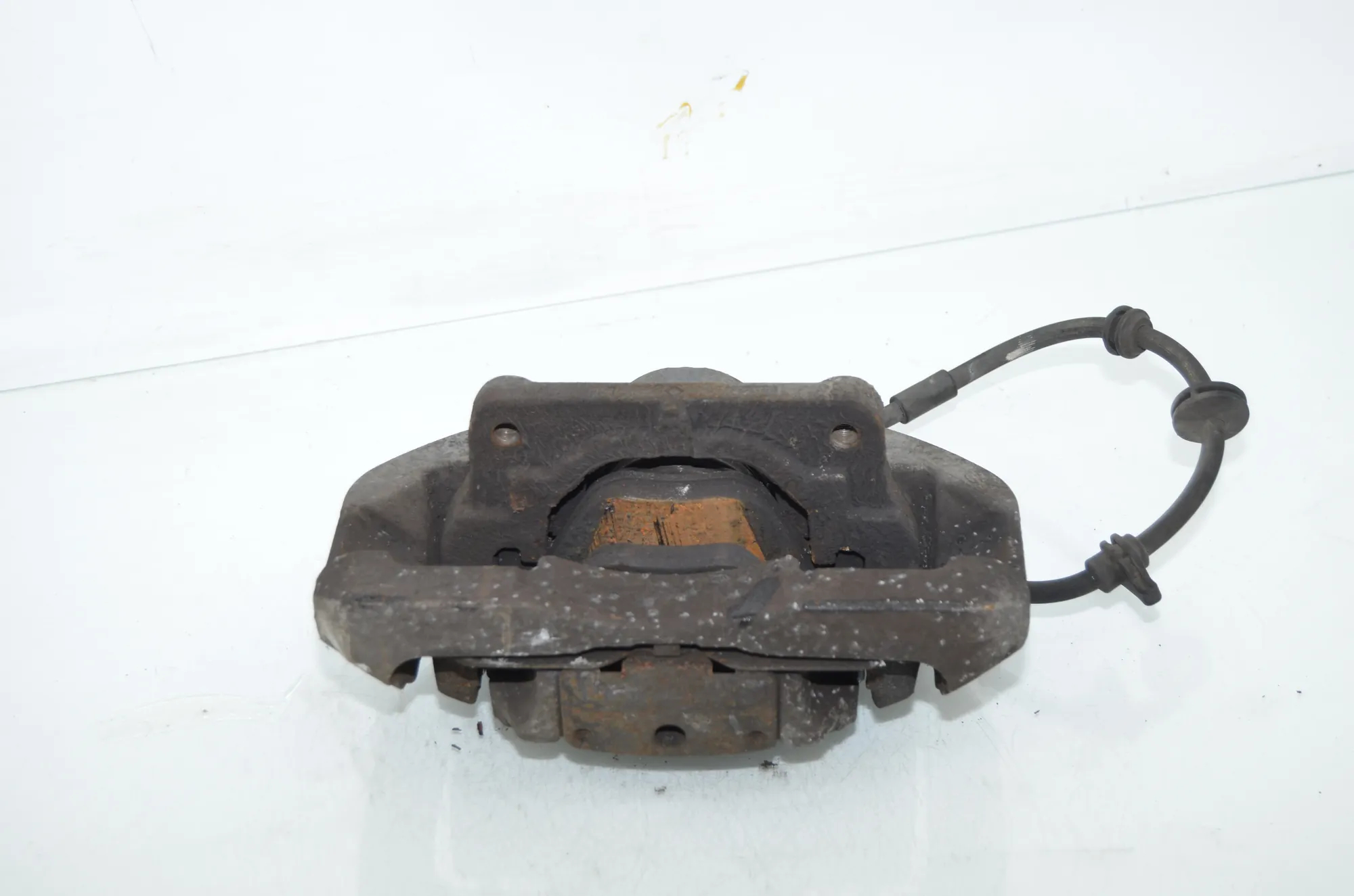 Front Left Brake Caliper – OEM 6786817 · BMW 5 Touring (F11) 530 d 2013 – 3