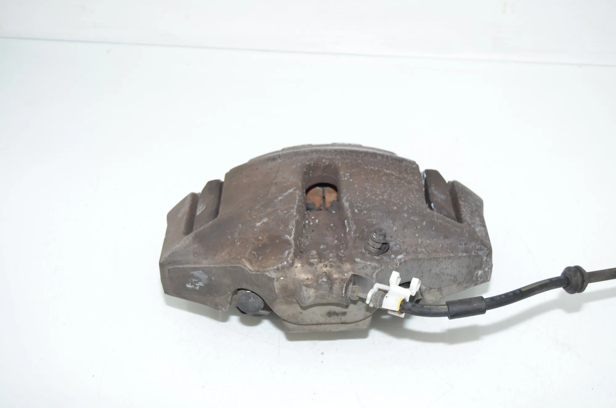Front Left Brake Caliper – OEM 6786827 · BMW 7 (F01, F02) 750 i 2010 – 2