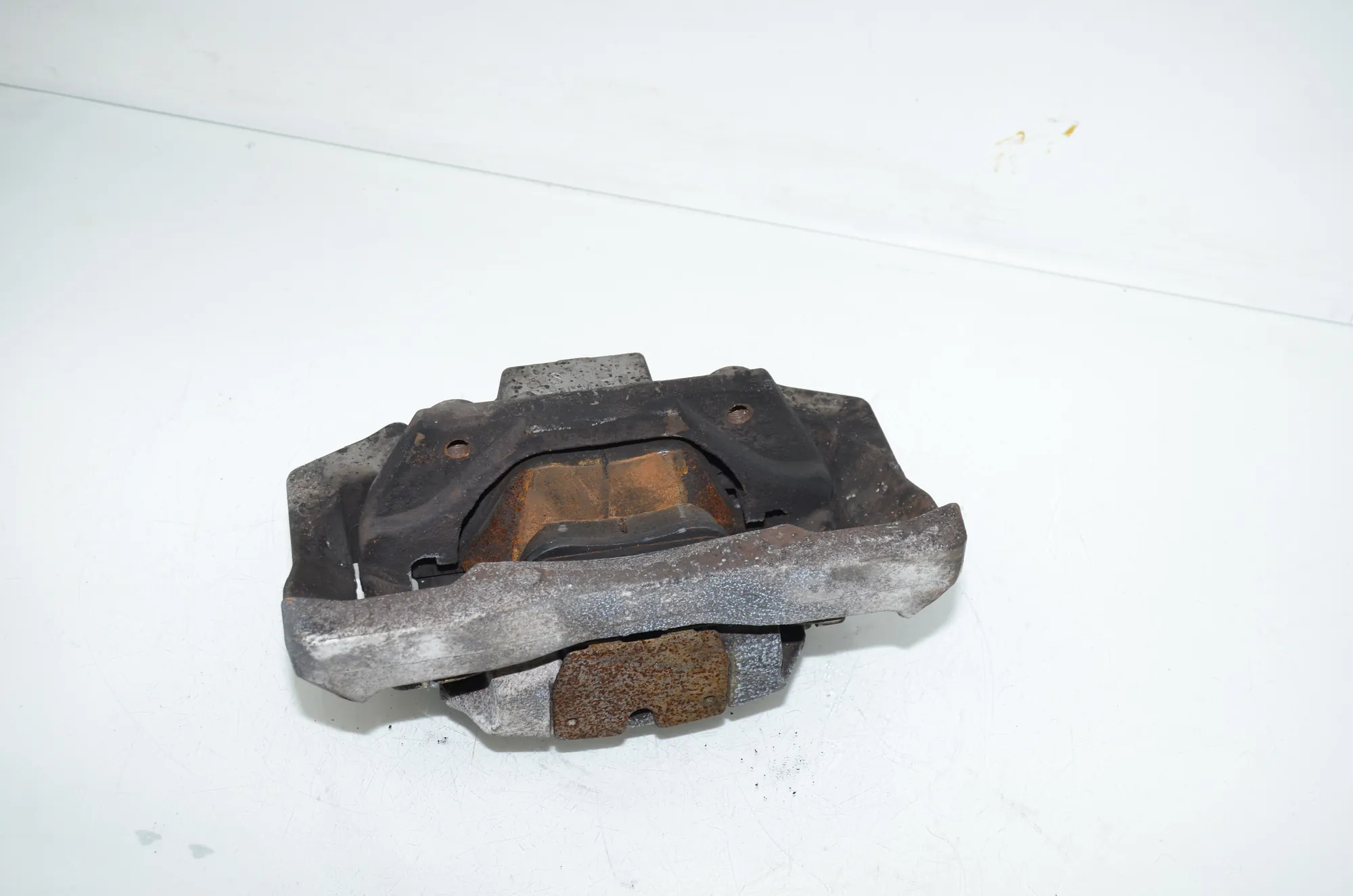Front Right Brake Caliper – OEM 6786828 · BMW 7 (F01, F02) 750 i 2010 – 4