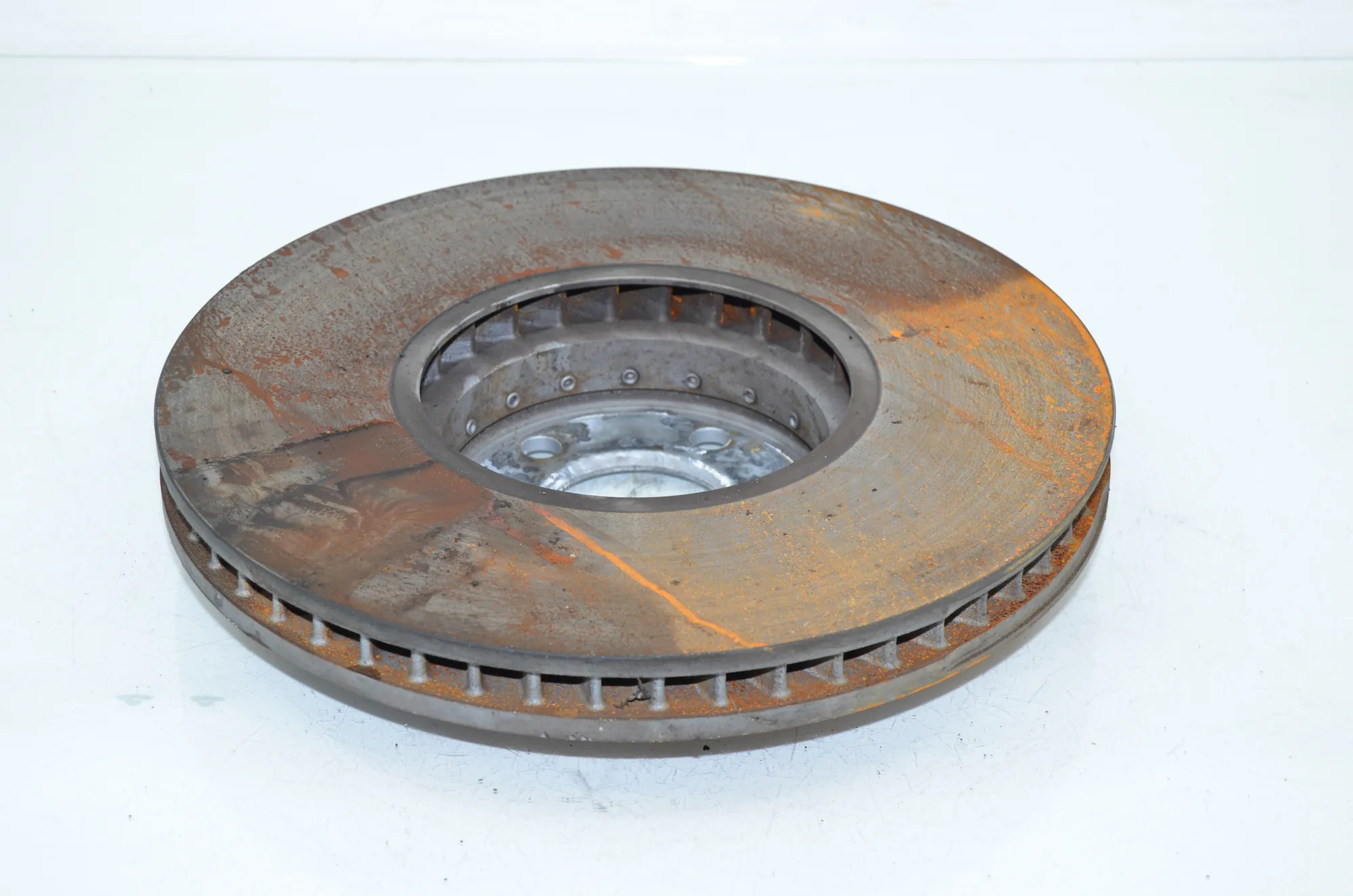 Front Left Brake Disc – OEM 6898731 · BMW 7 (F01, F02) 750 i 2010 – 5