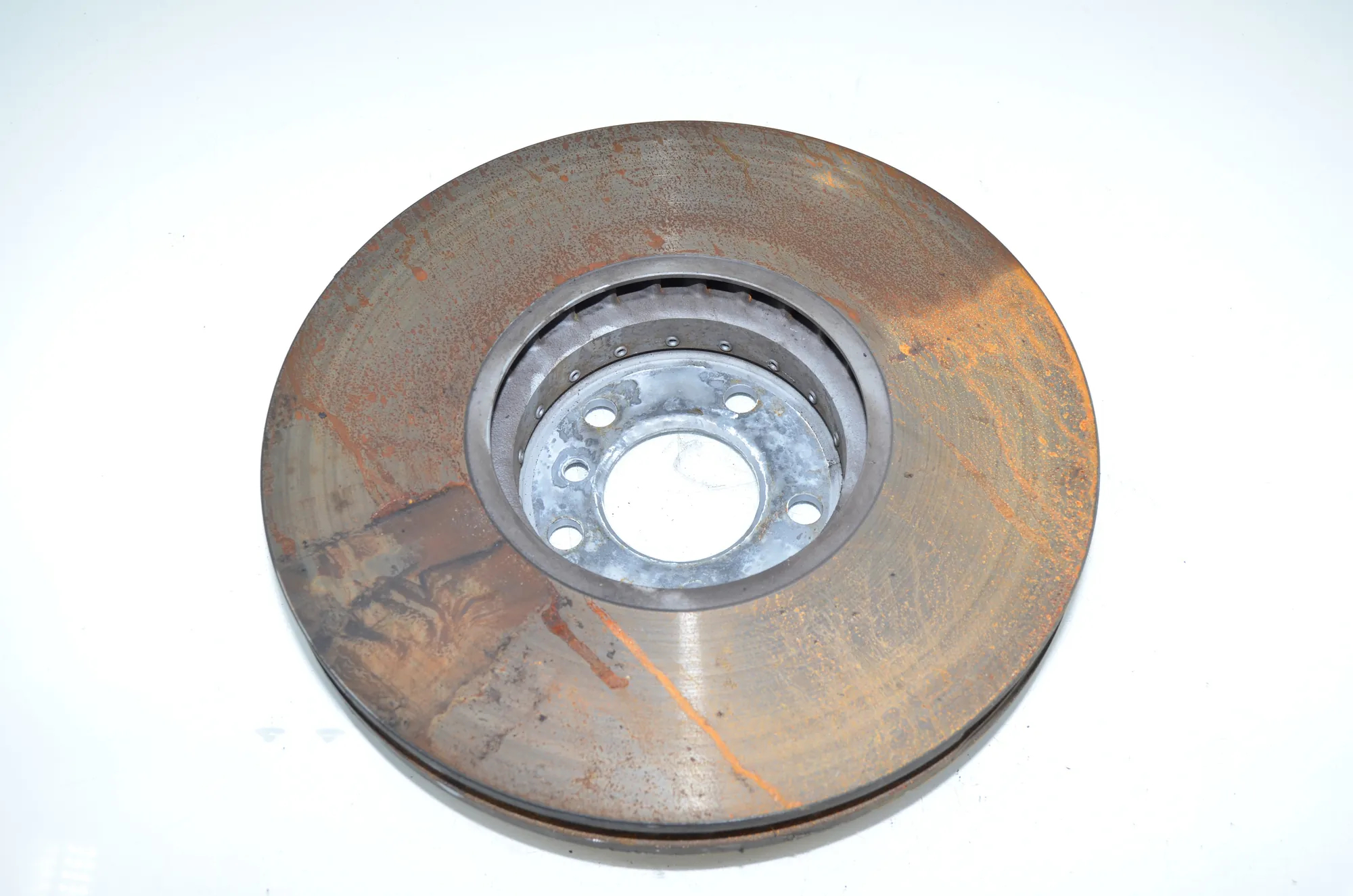 Front Left Brake Disc – OEM 6898731 · BMW 7 (F01, F02) 750 i 2010 – 4