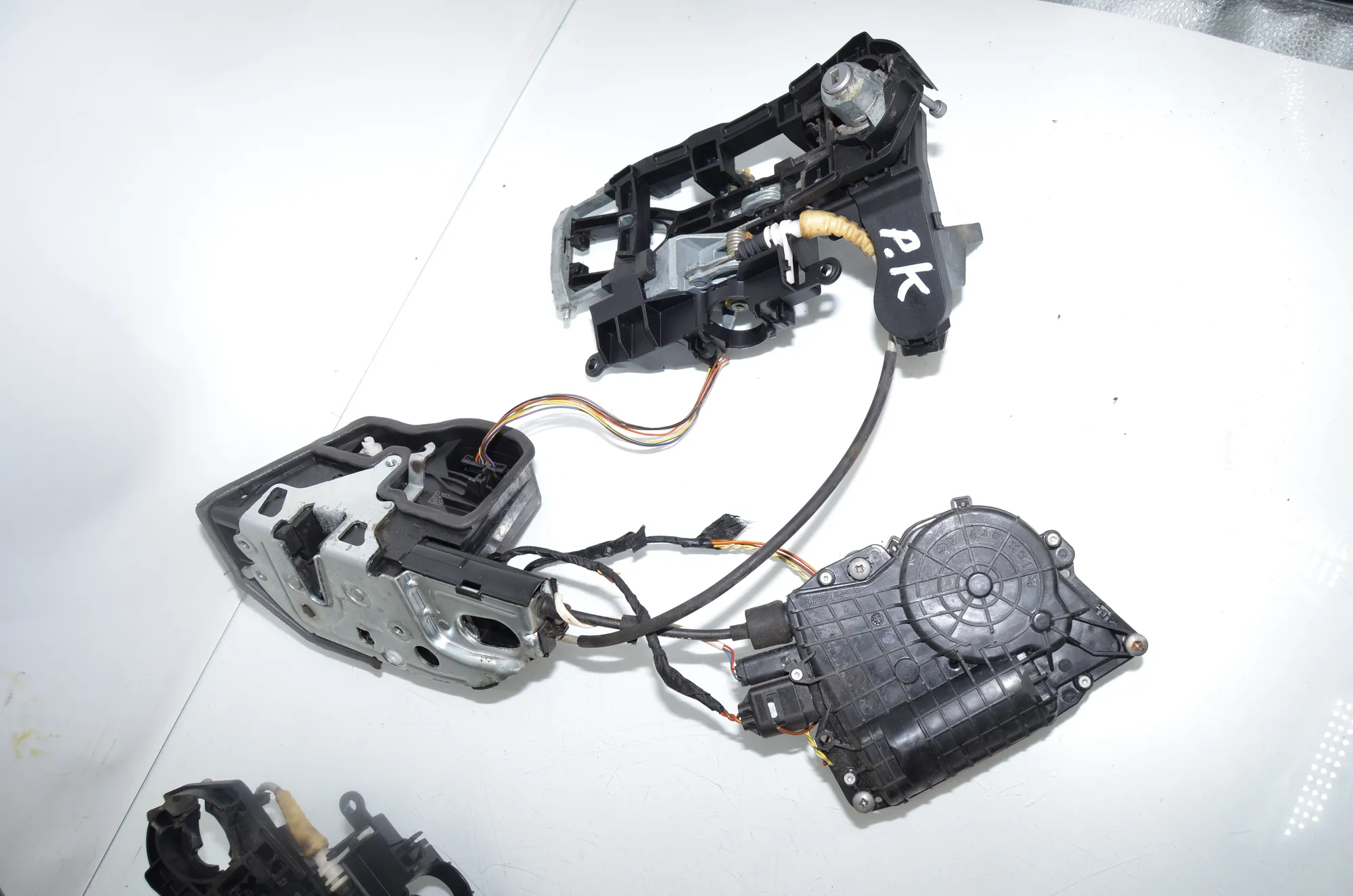 Door Locks Soft Close Kit – OEM 7185692 · BMW 7 (F01, F02) 750 i 2010 – 5