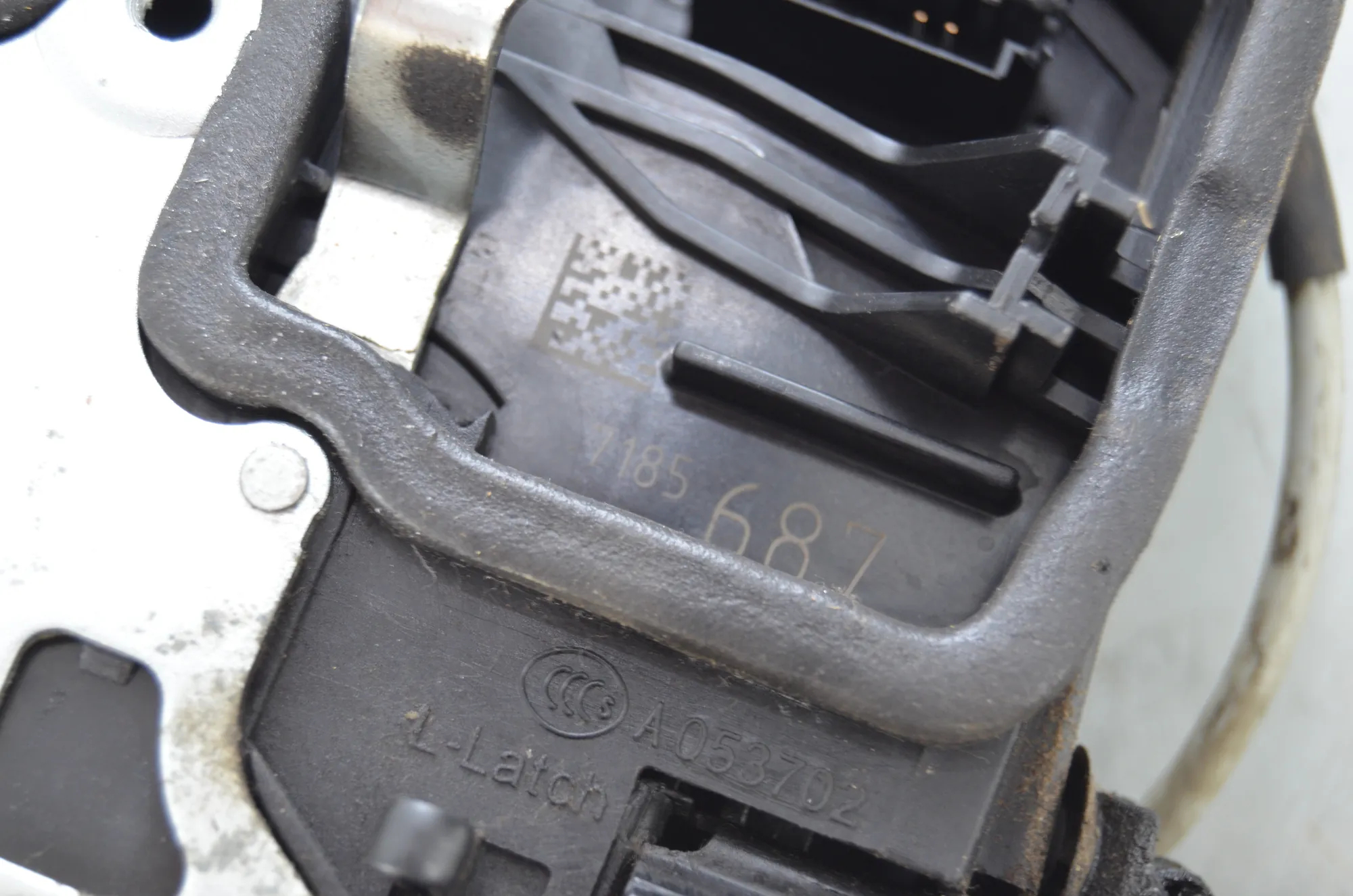 Door Locks Soft Close Kit – OEM 7185692 · BMW 7 (F01, F02) 750 i 2010 – 9