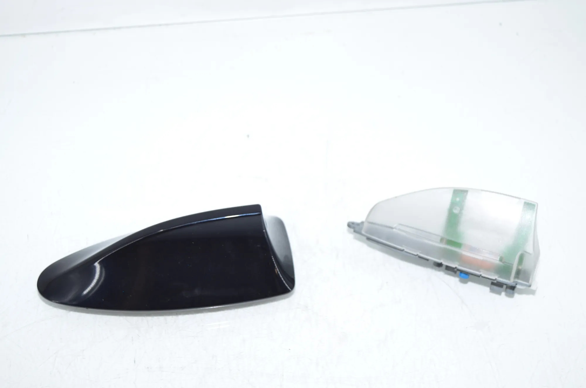 Antenna Trim – OEM 9141462 · BMW 7 (F01, F02) 750 i 2010 – 2