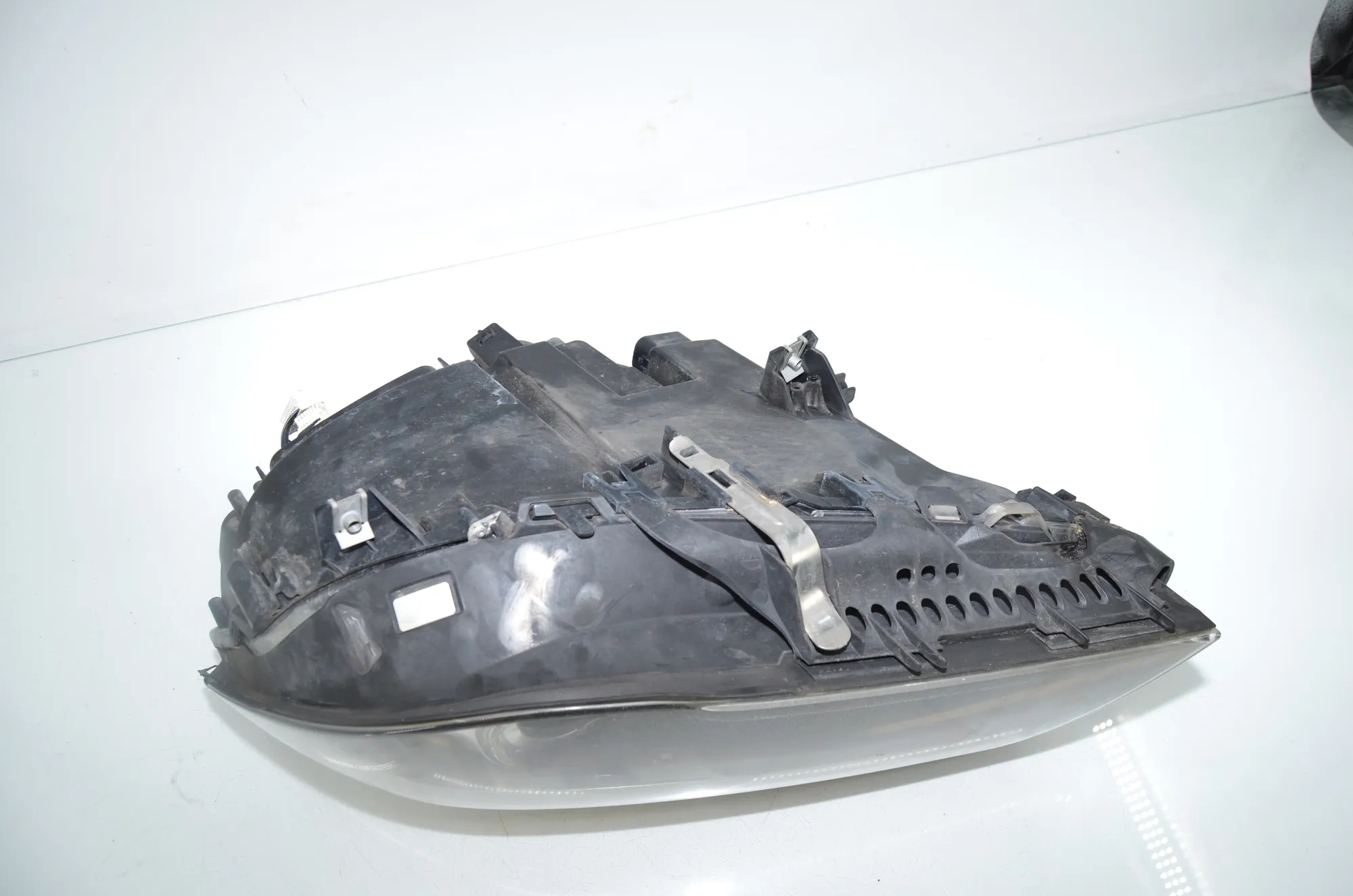 Front Left Headlight – OEM 7182149 · BMW 7 (F01, F02) 750 i 2010 – 4