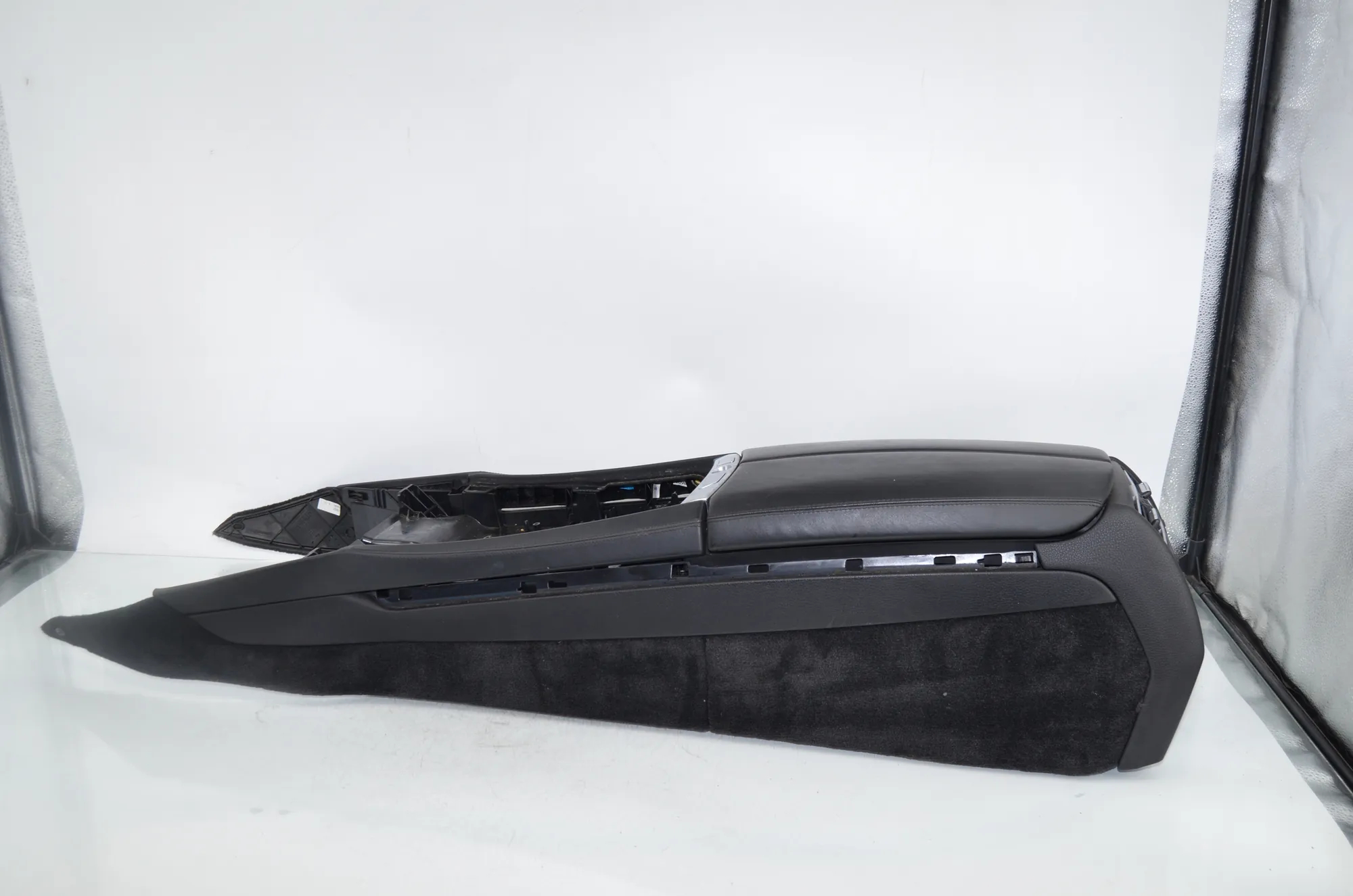 Center Console – OEM 9171248 · BMW 7 (F01, F02) 750 i 2010