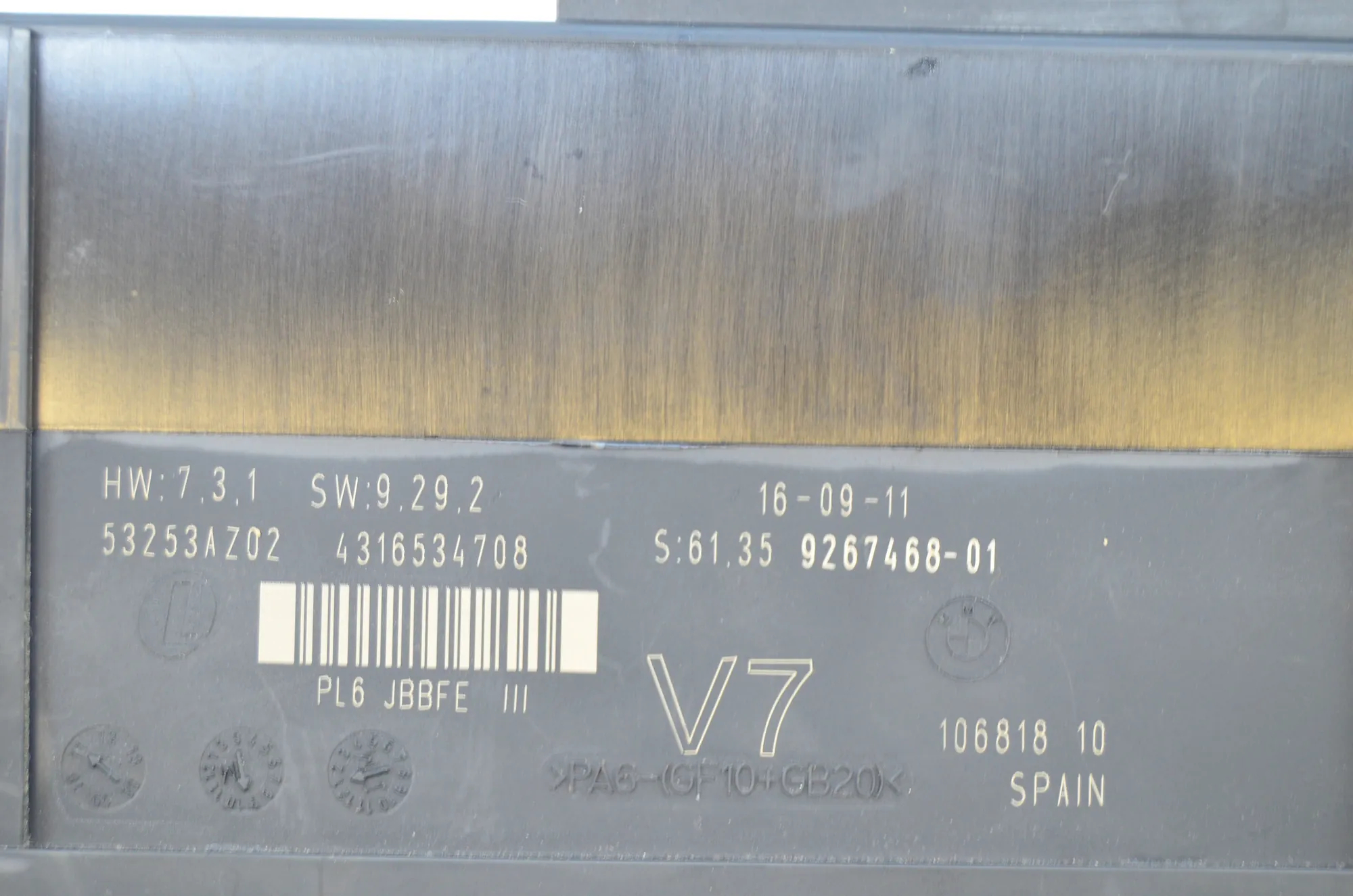 Other Control Units – OEM 9267468 · BMW 5 Touring (F11) 530 d xDrive 2011 – 8