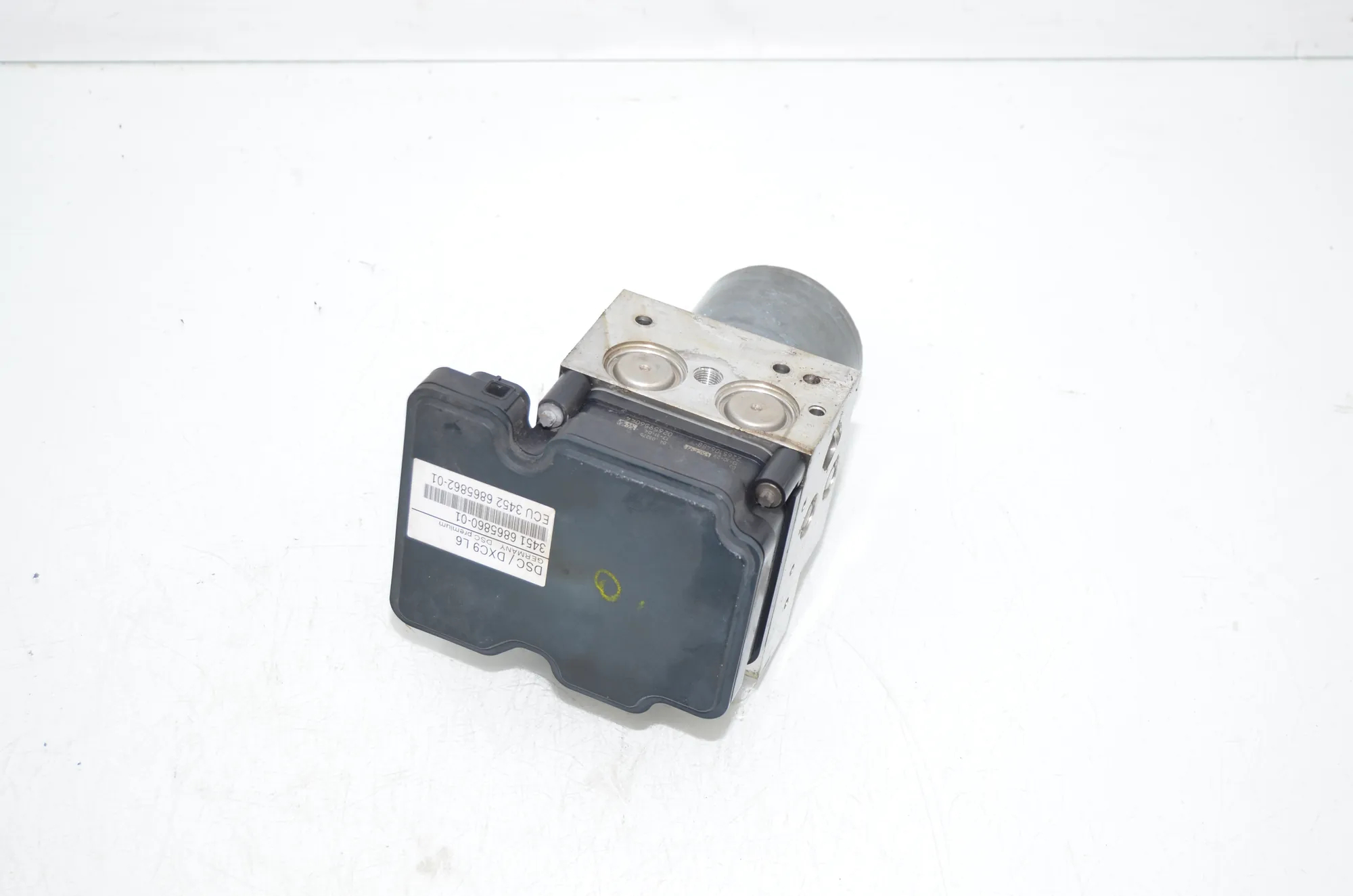 ABS Pump – OEM 6865860 · BMW 5 Touring (F11) 530 d 2013 – 3