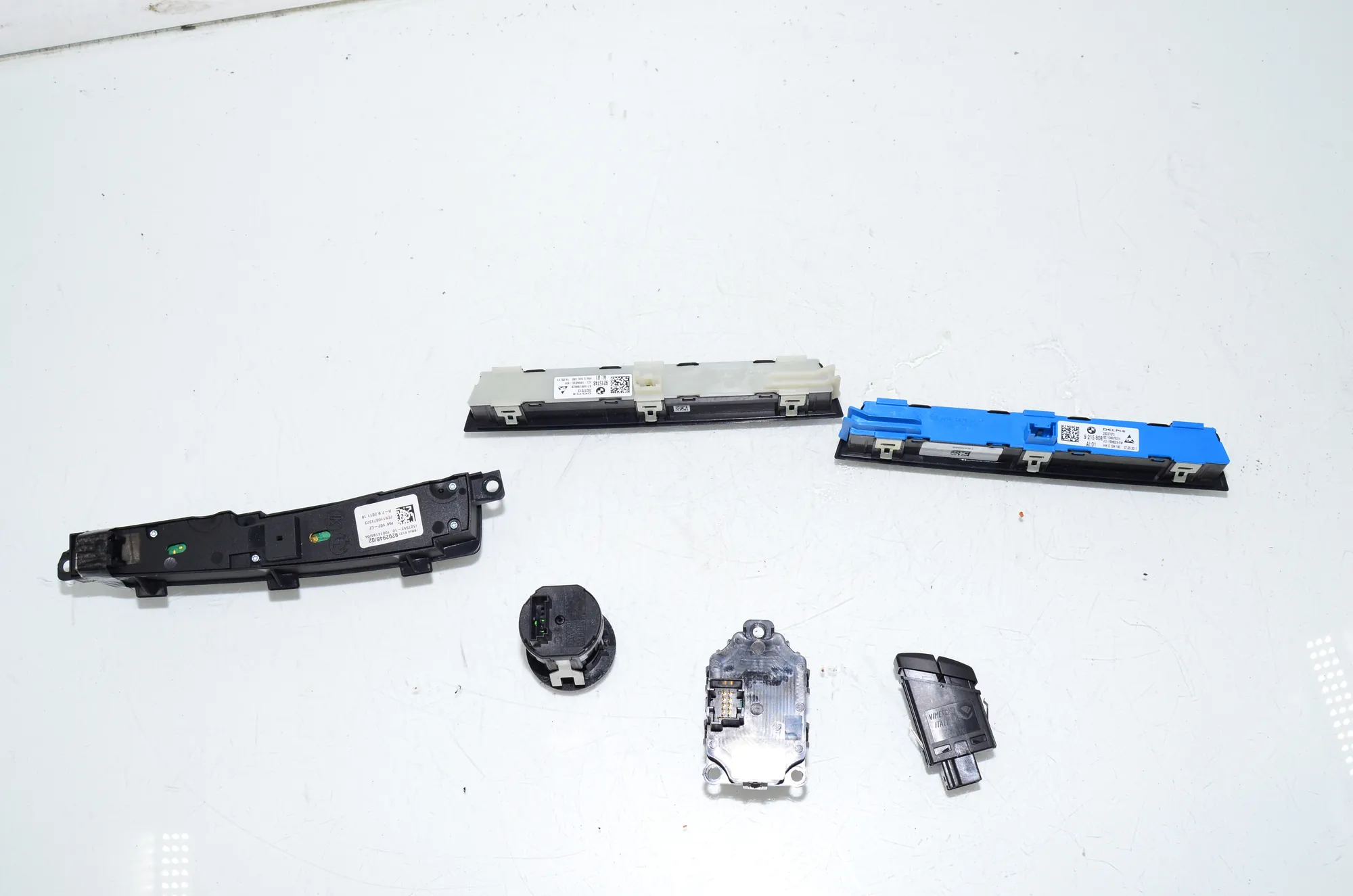 Switches – OEM 9202948 · BMW 5 Touring (F11) 530 d xDrive 2011 – 5