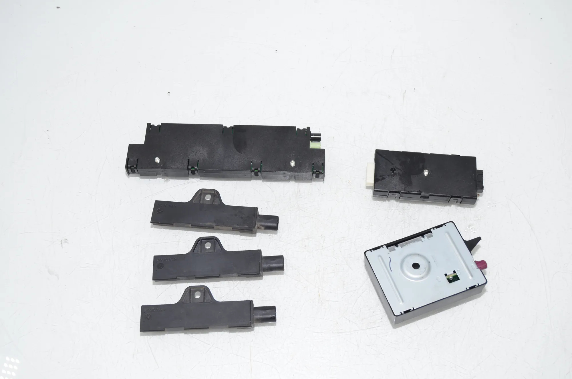 Antenna – OEM 9276036 · BMW 5 Touring (F11) 530 d 2013 – 4