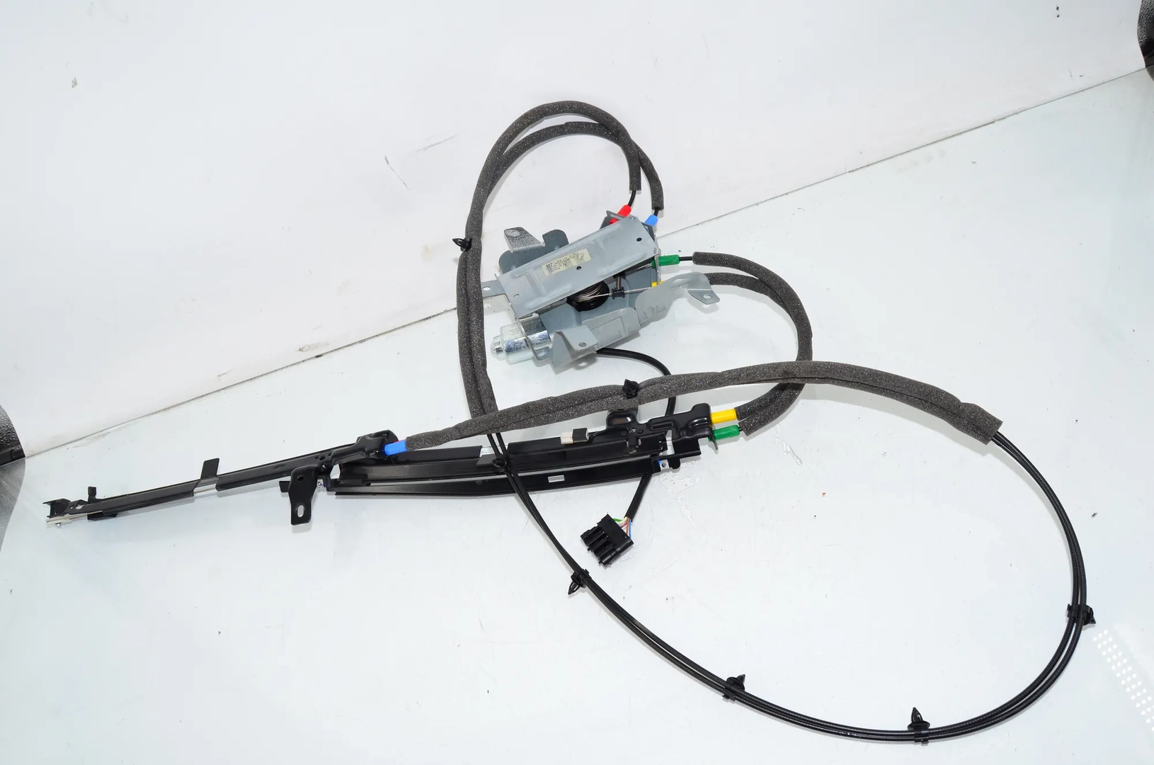 Rear Parcel Shelf Right Rail Cover – OEM 7232773 · BMW 5 Touring (F11) 530 d xDrive 2011