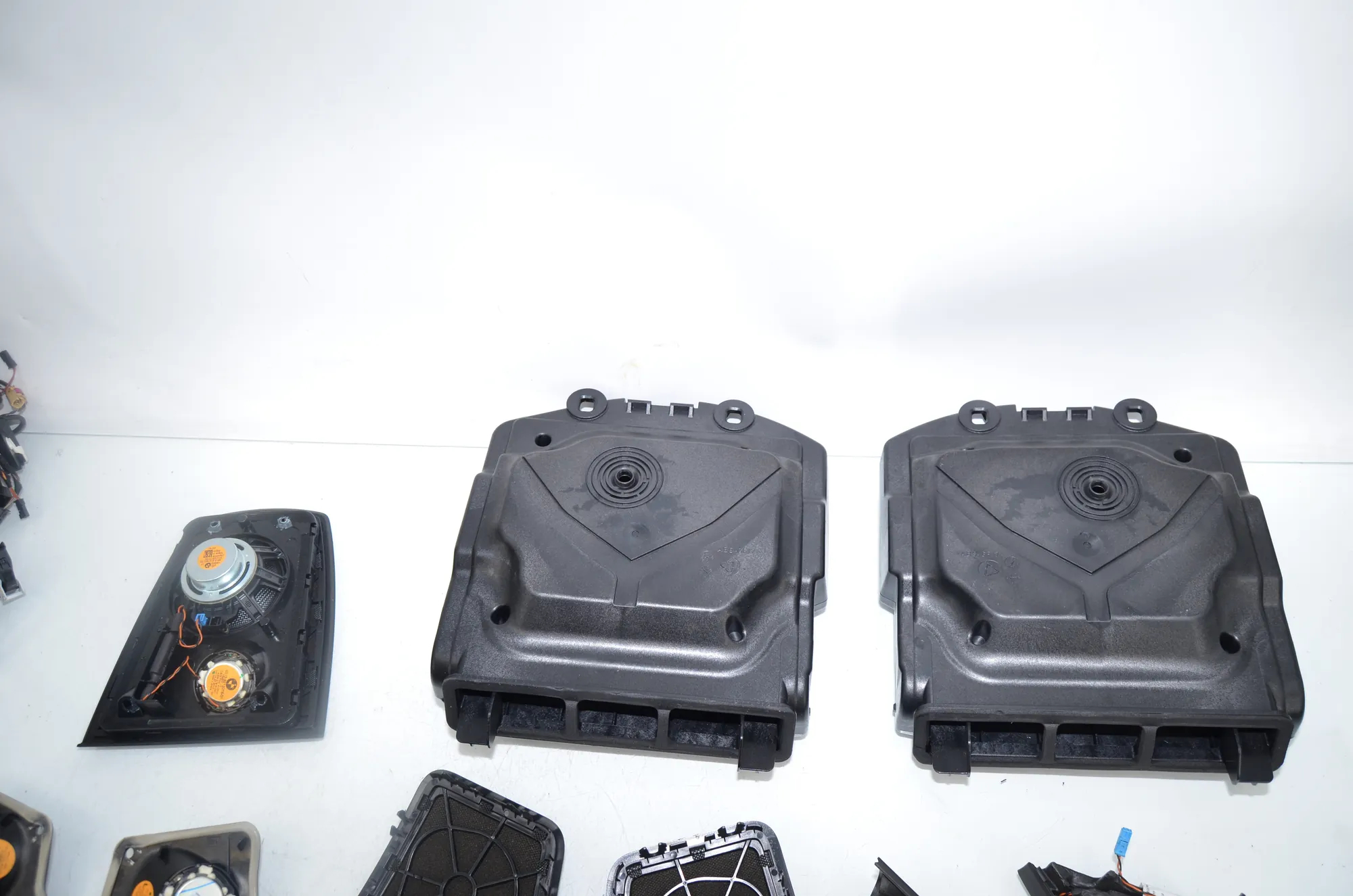 Sound Audio System Set – OEM 9240766 · BMW 7 (F01, F02) 750 i 2010 – 7