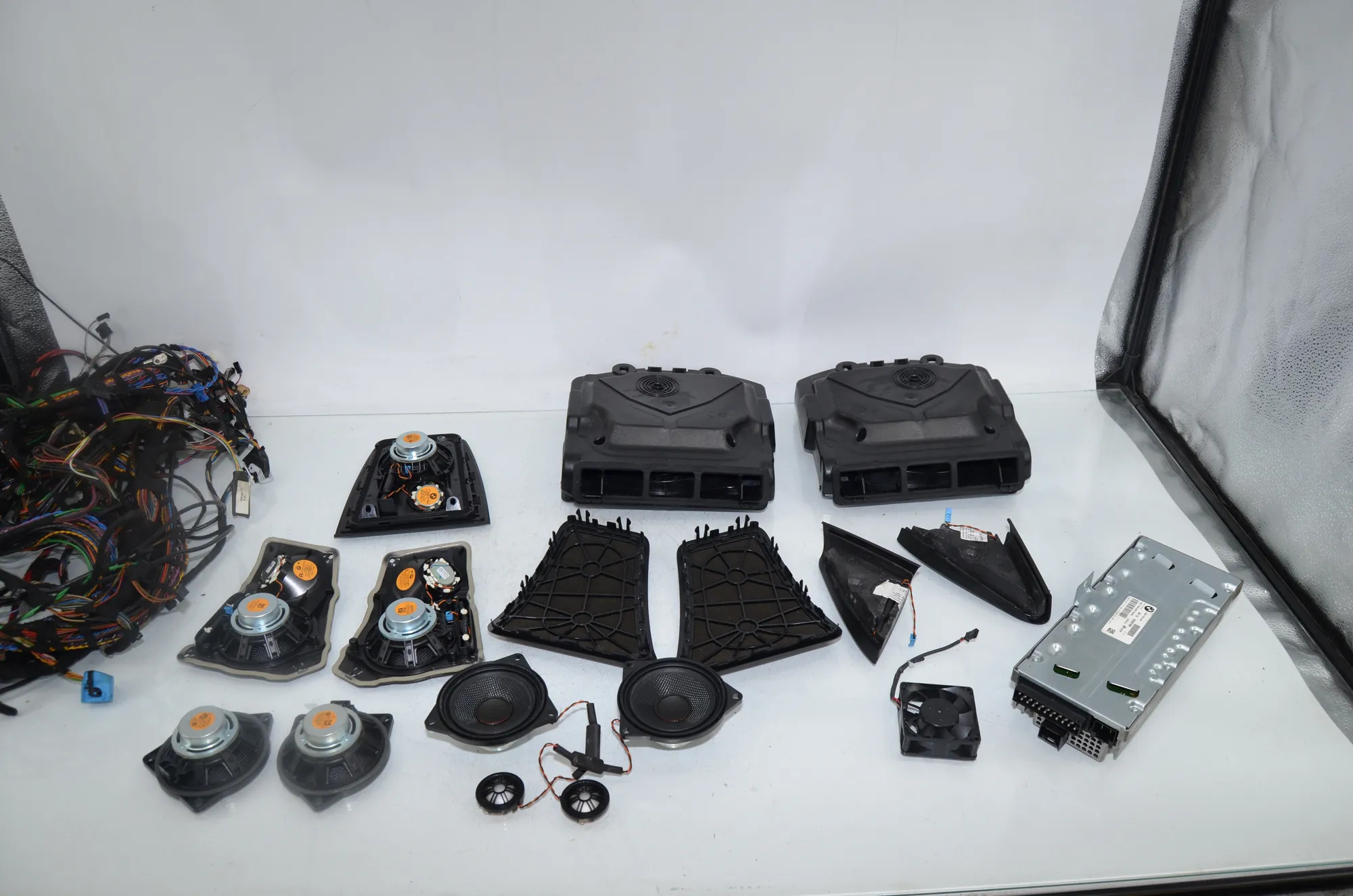 Sound Audio System Set – OEM 9240766 · BMW 7 (F01, F02) 750 i 2010 – 5