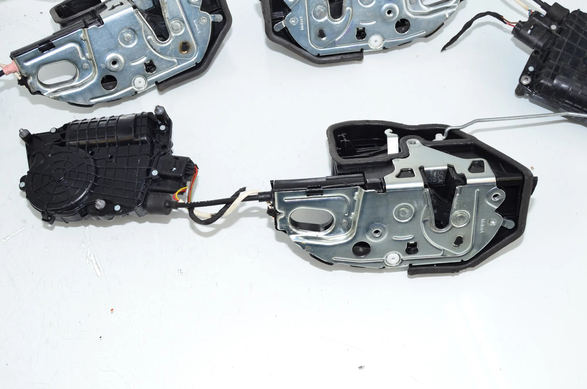 Door Locks Soft Close Kit – OEM 7185692 · BMW 5 Touring (F11) 530 d xDrive 2011 – 5