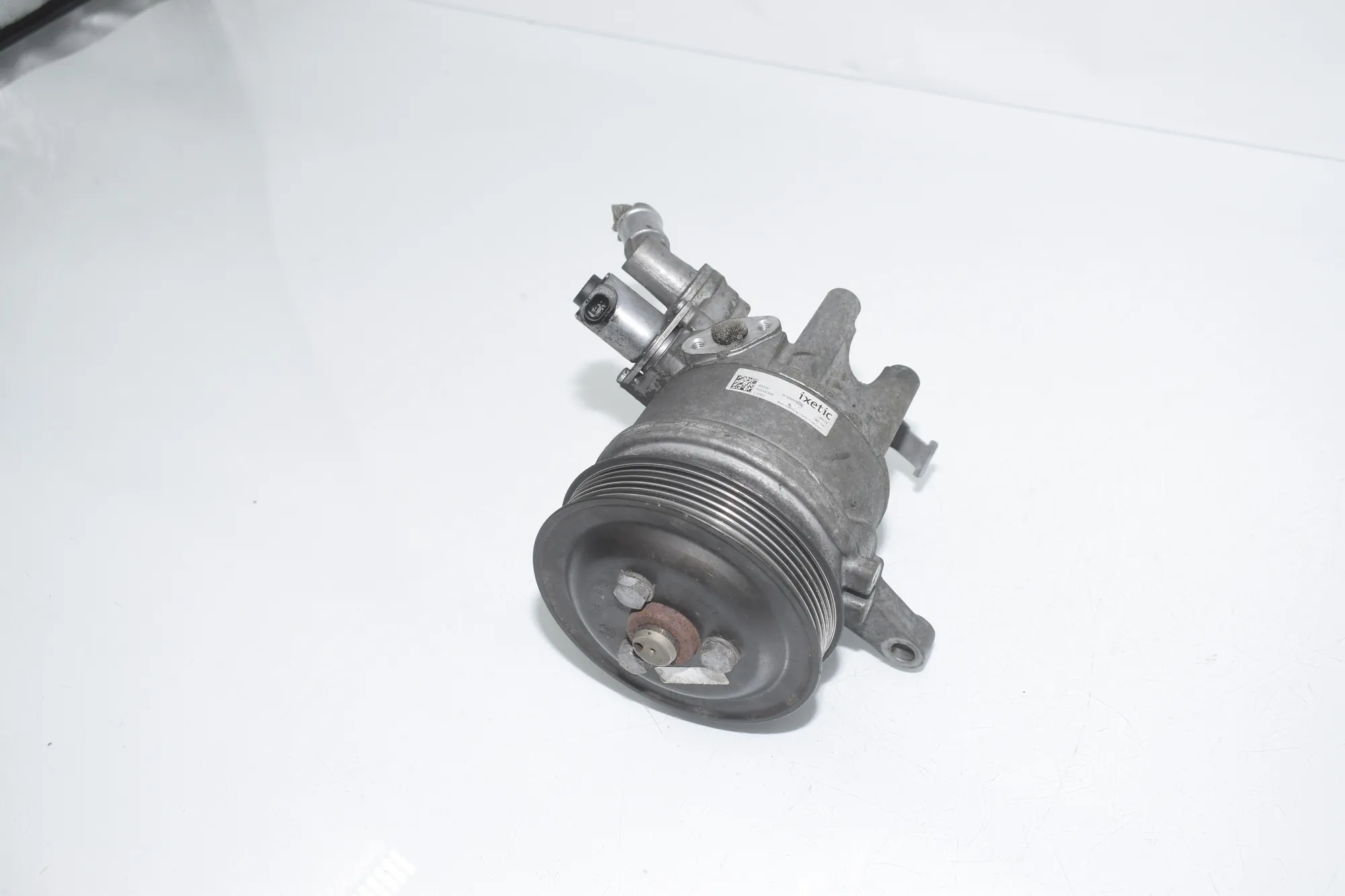 Power Steering Pump – OEM 6798669 · BMW 5 Touring (F11) 530 d 2013 – 4
