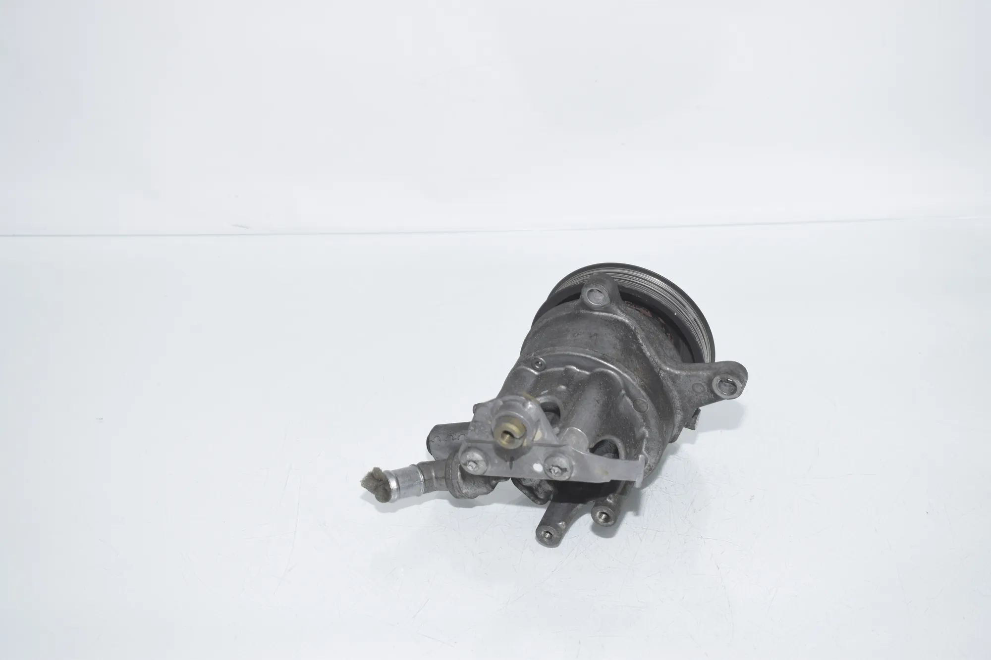 Power Steering Pump – OEM 6798669 · BMW 5 Touring (F11) 530 d 2013 – 3